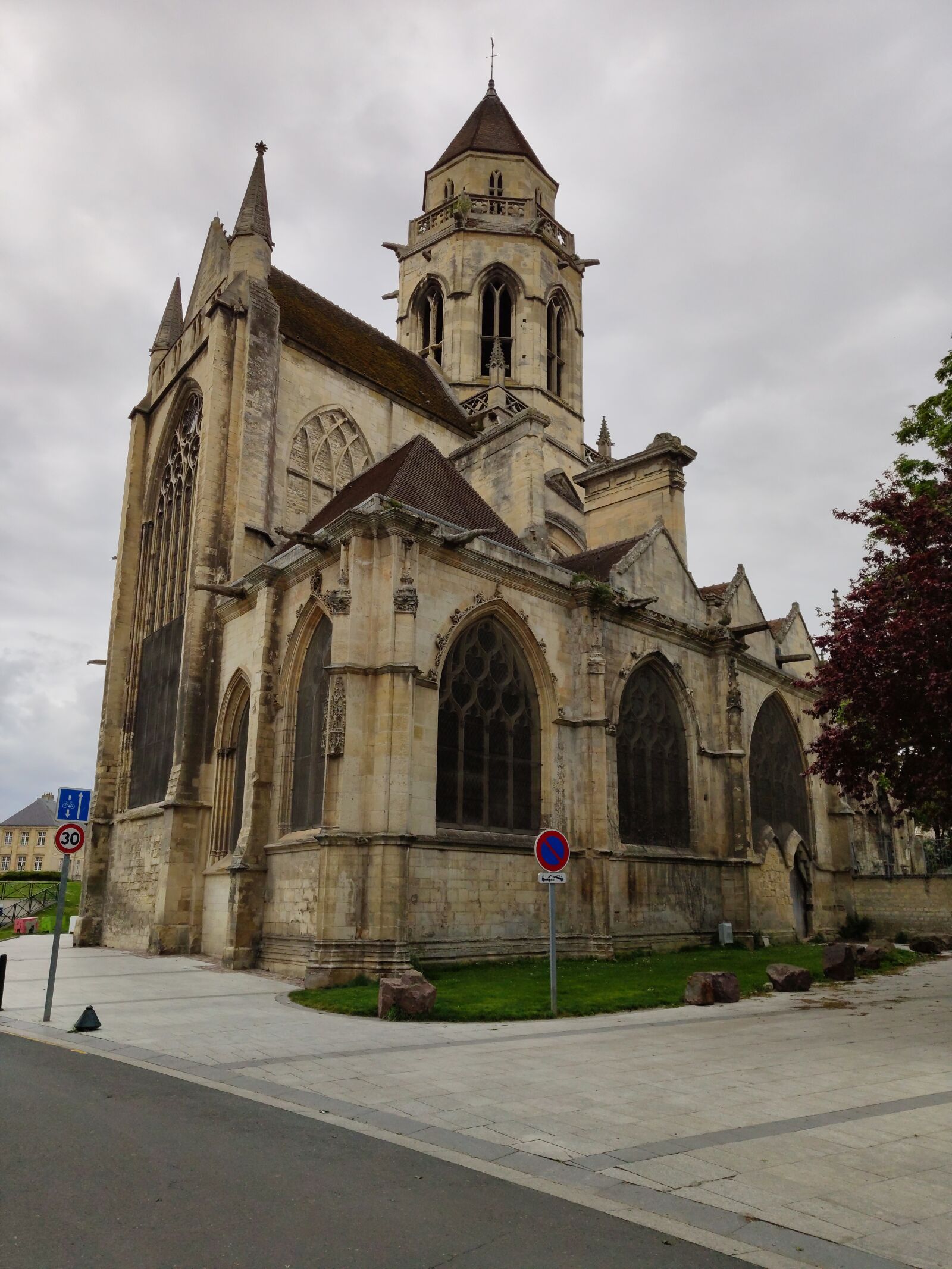 Xiaomi MI 9 sample photo. Church, caen, europe photography