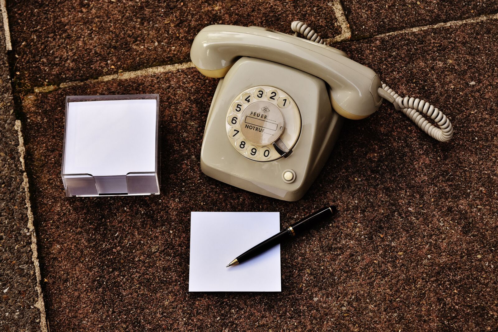 Nikon D7200 sample photo. Old phone, 60s, 70s photography