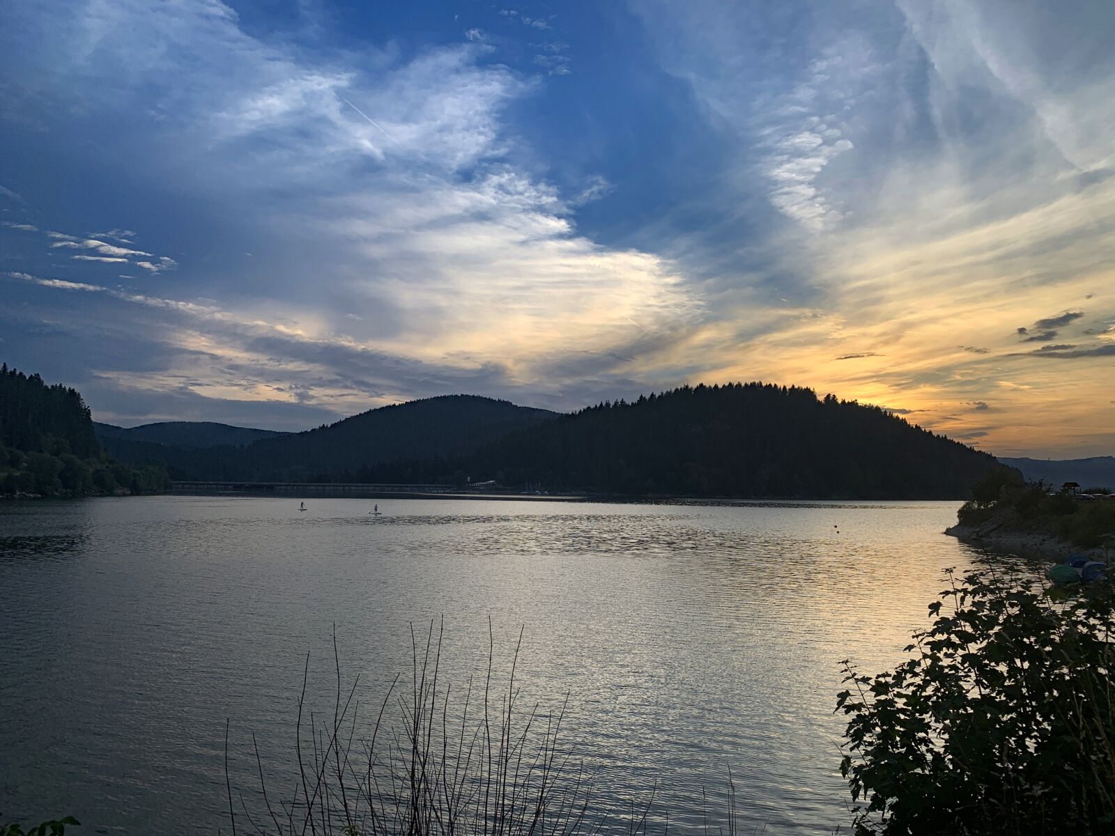iPhone XR back camera 4.25mm f/1.8 sample photo. Edersee, sunset, water photography