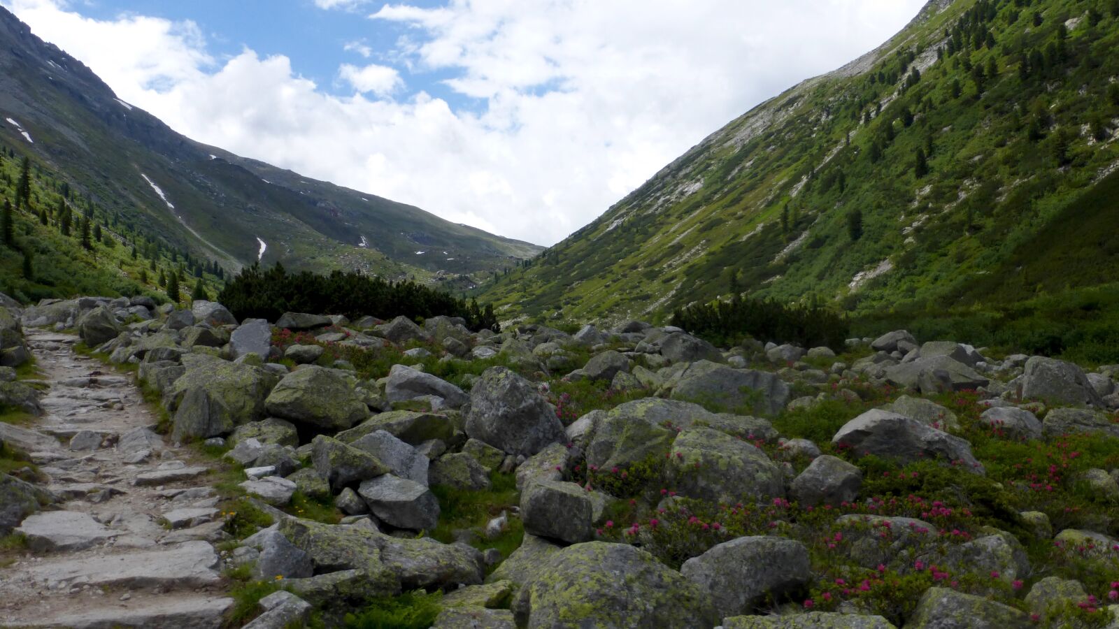 Panasonic Lumix DMC-ZS25 (Lumix DMC-TZ35) sample photo. Austria, mountains, landscape photography