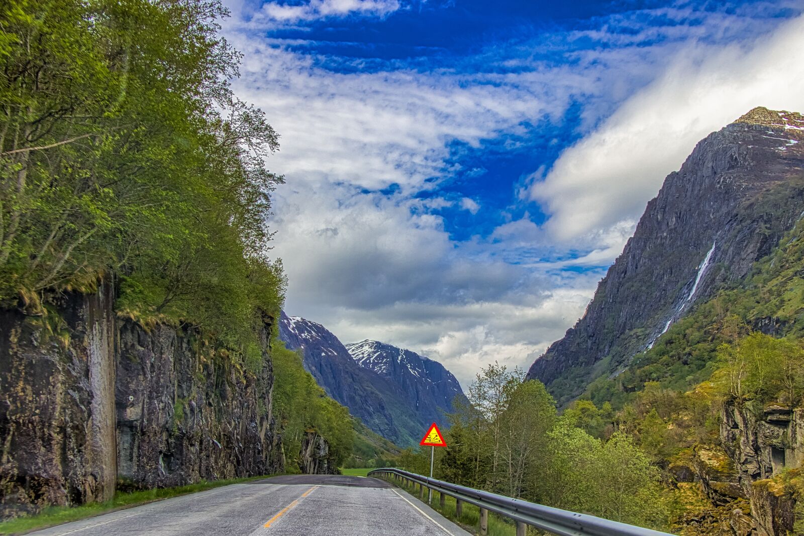 Canon EF-S 18-135mm F3.5-5.6 IS USM sample photo. Norway, way, landscape photography