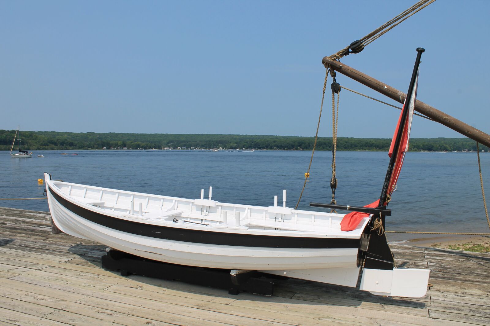 Canon EOS 1100D (EOS Rebel T3 / EOS Kiss X50) sample photo. Boat, wood boat, fishing photography
