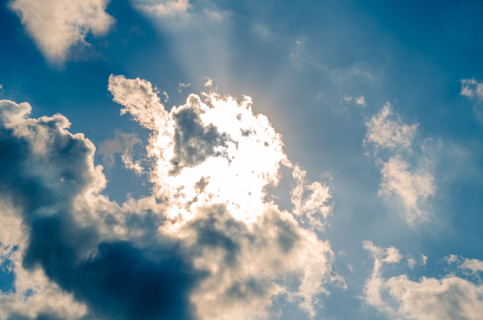 Nikon D7000 sample photo. Sky, the cloud, sunlight photography