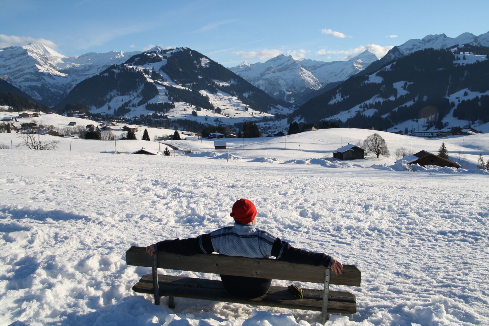 Canon EOS 1000D (EOS Digital Rebel XS / EOS Kiss F) sample photo. Snow, mountains, happy photography