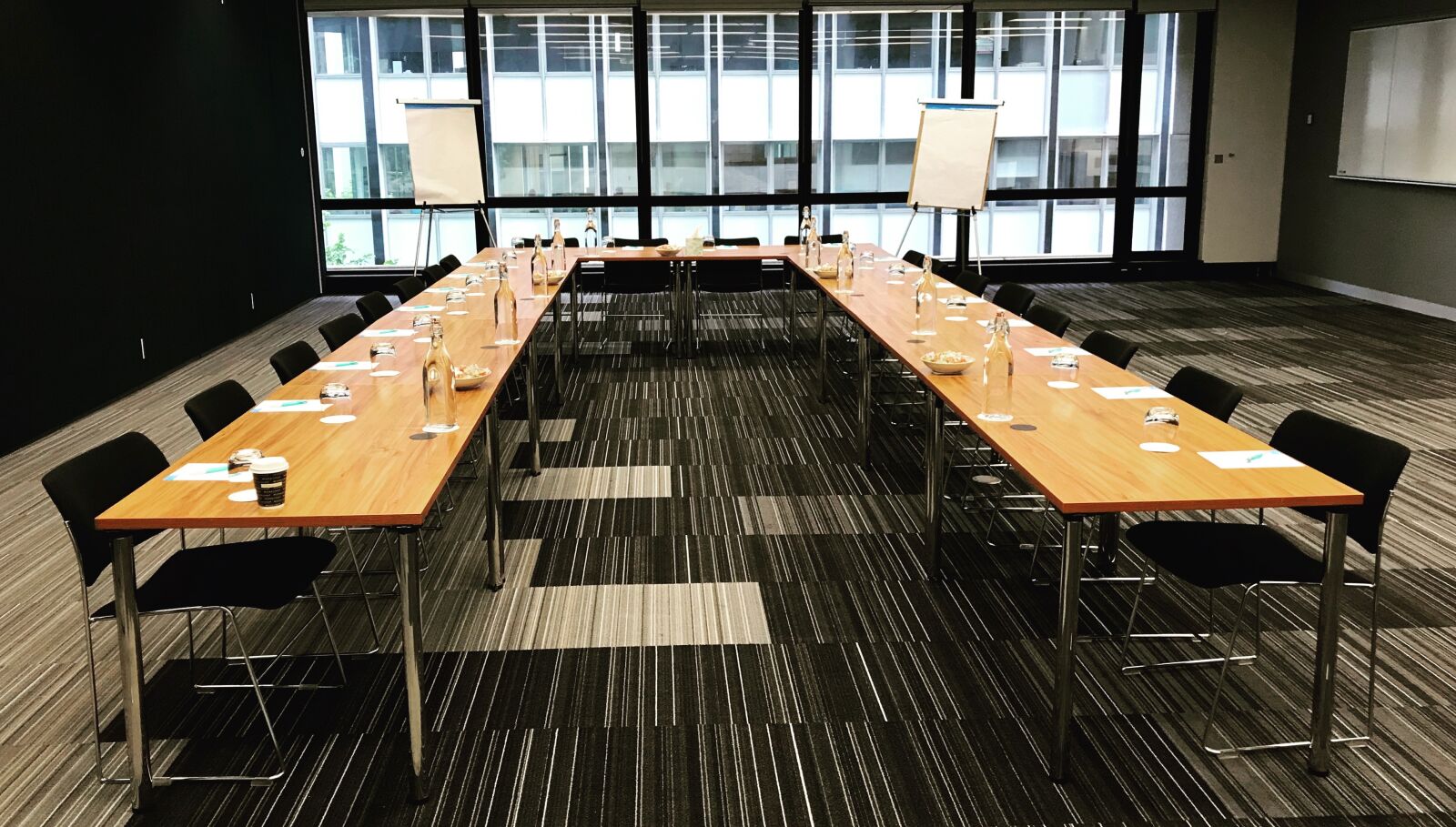 Apple iPhone 7 Plus sample photo. Workshop, learning, tables photography