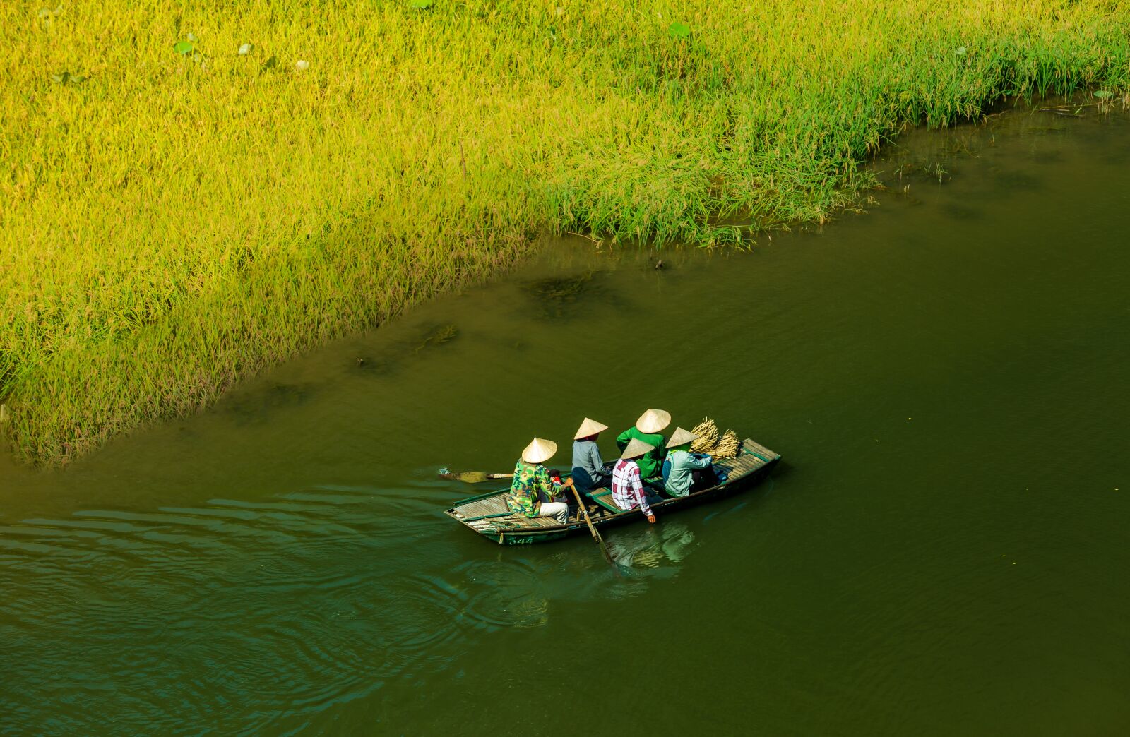 Canon EOS 5D Mark III sample photo. Travel, boat, people photography