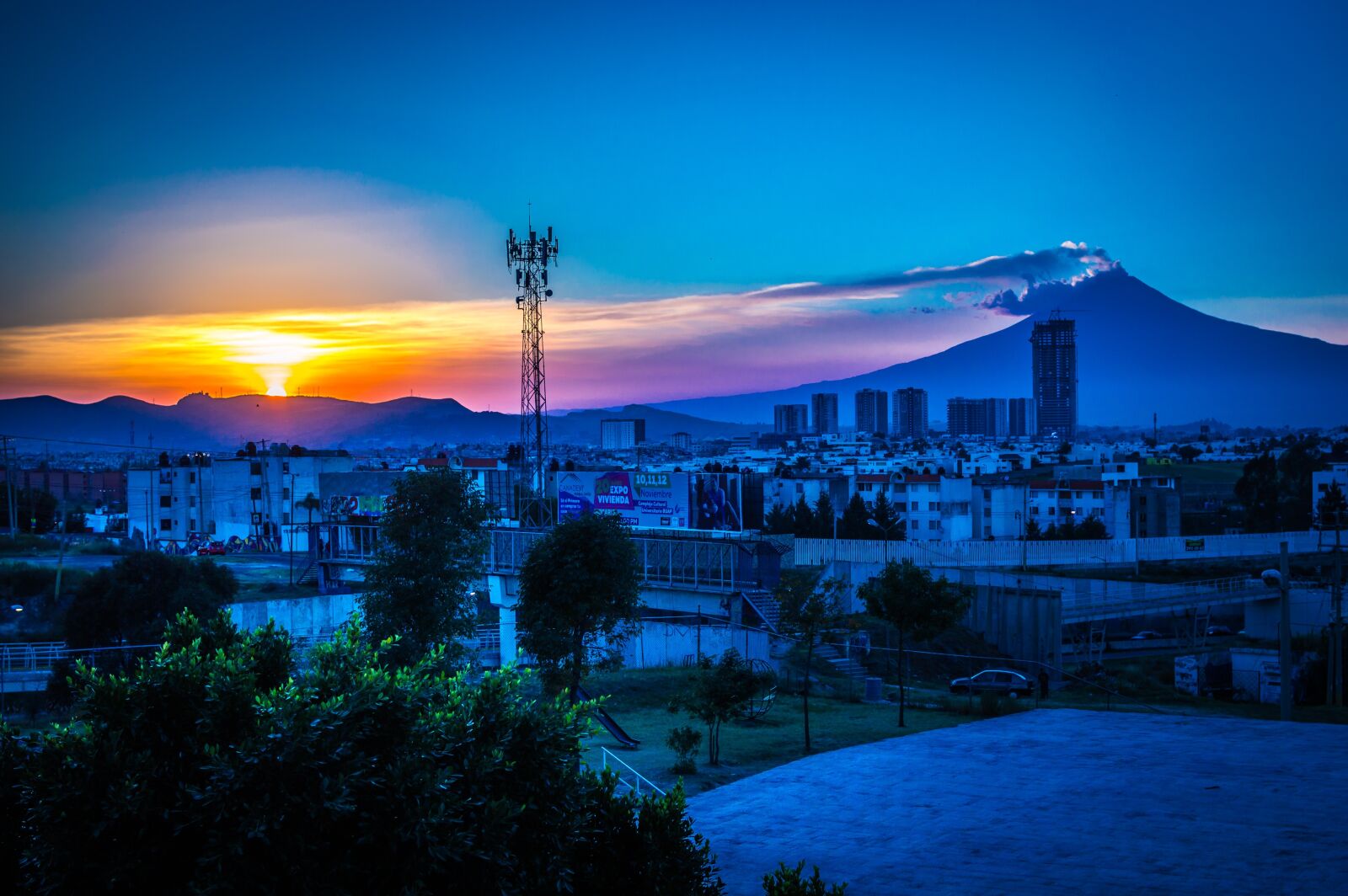 Nikon D3200 sample photo. Sunset, landscape, clouds photography