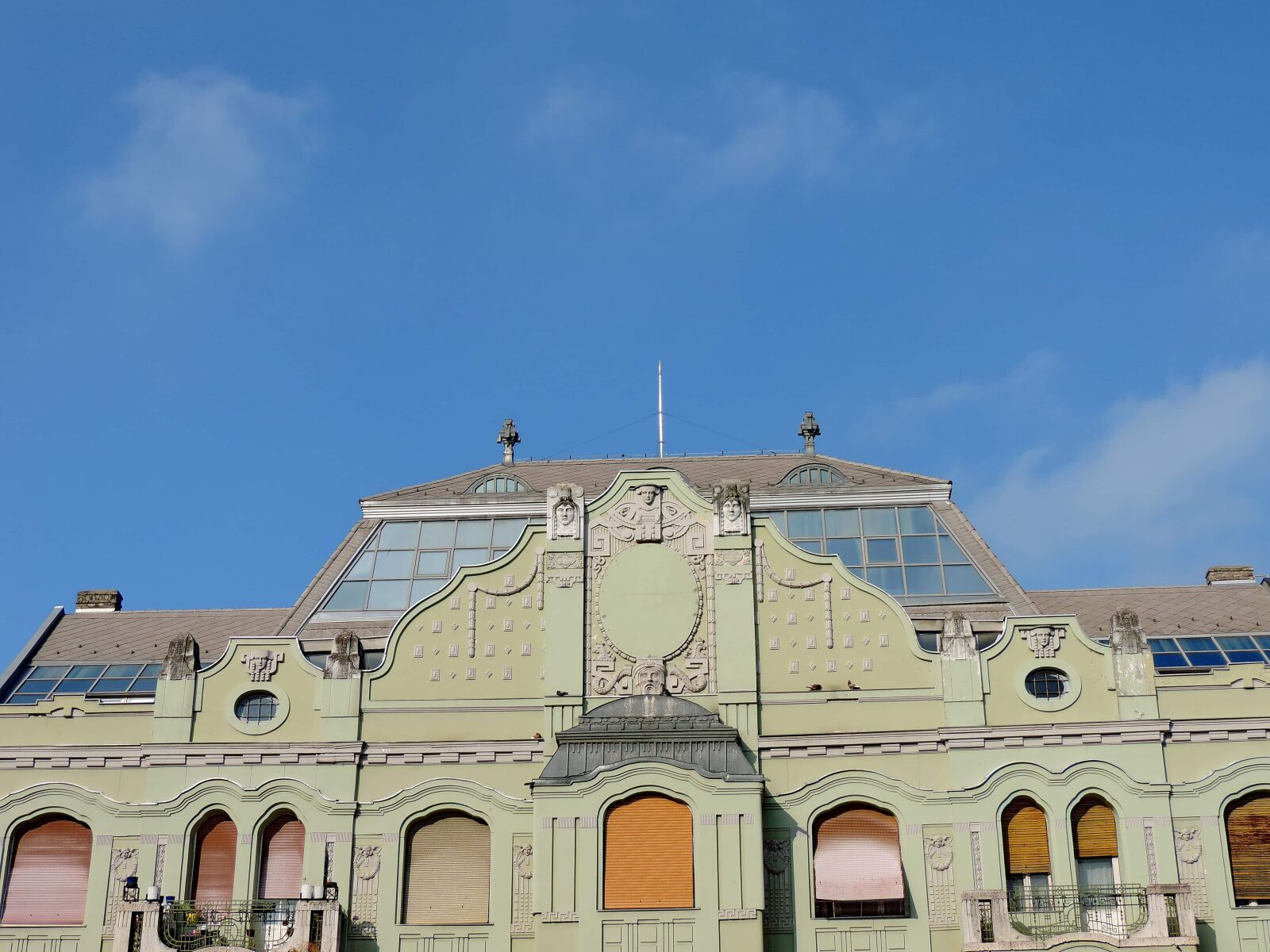 Nikon Coolpix P520 sample photo. Facade, building, dome, palace photography