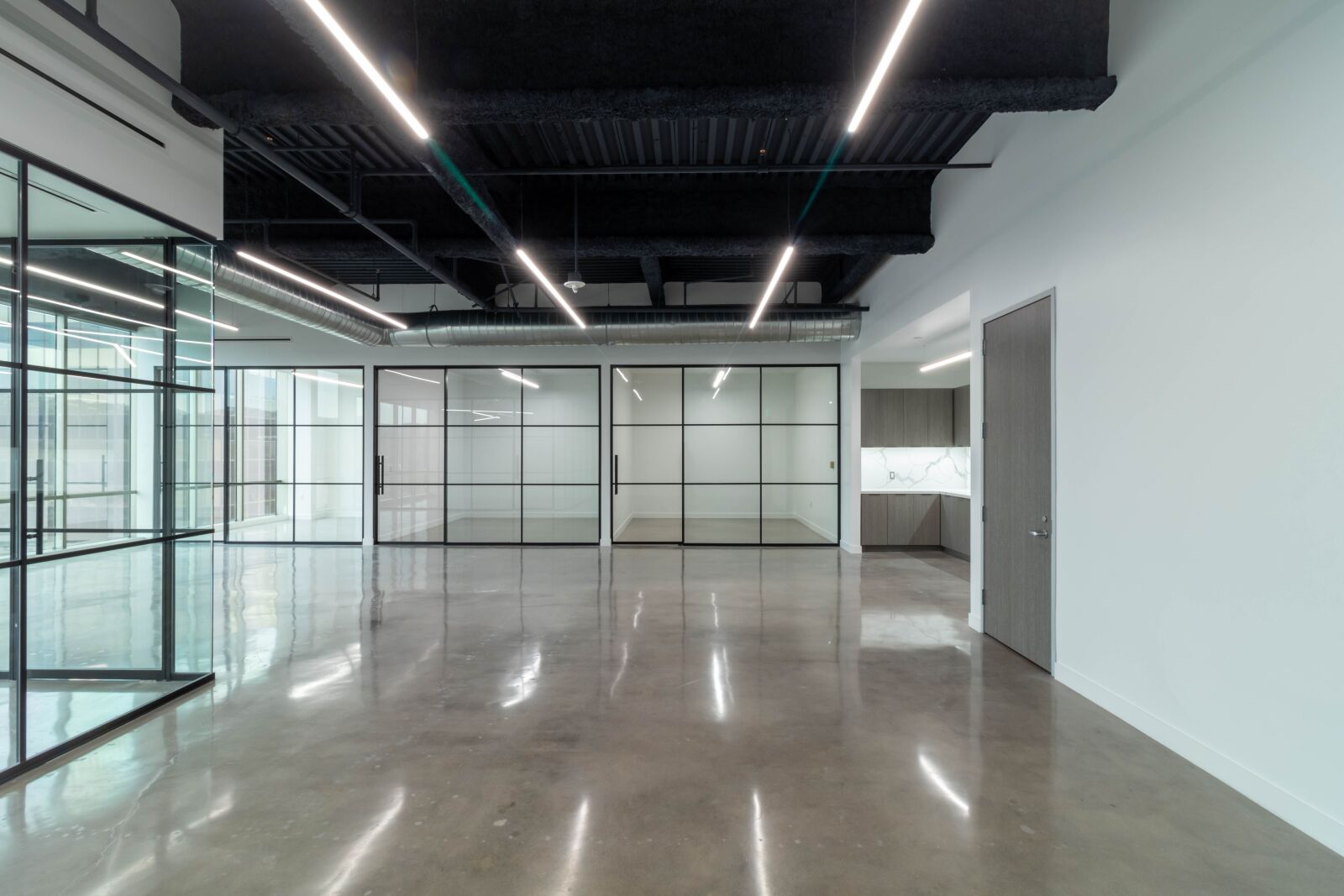 Canon EOS 80D sample photo. Industrial office, creative office photography