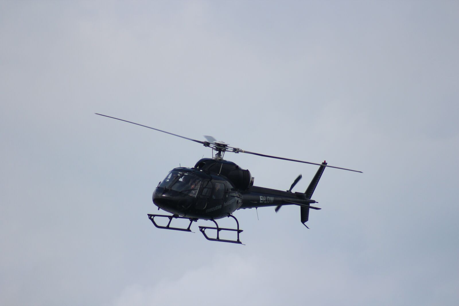 Canon EF 75-300mm f/4-5.6 USM sample photo. Helicopter, flight, pleasure photography