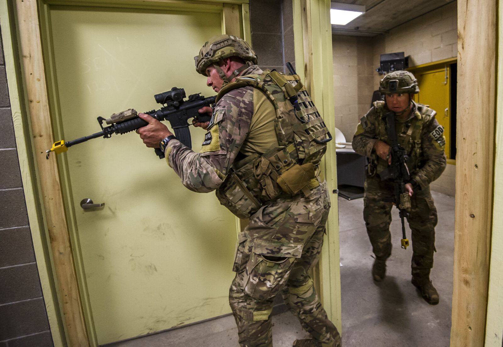 Nikon D3S sample photo. Soldiers, training, exercise photography