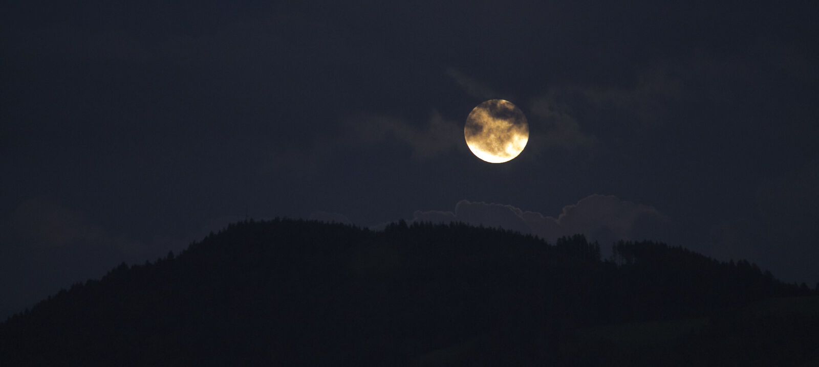 Canon EOS 1100D (EOS Rebel T3 / EOS Kiss X50) sample photo. Sky, moon, moonrise, night photography