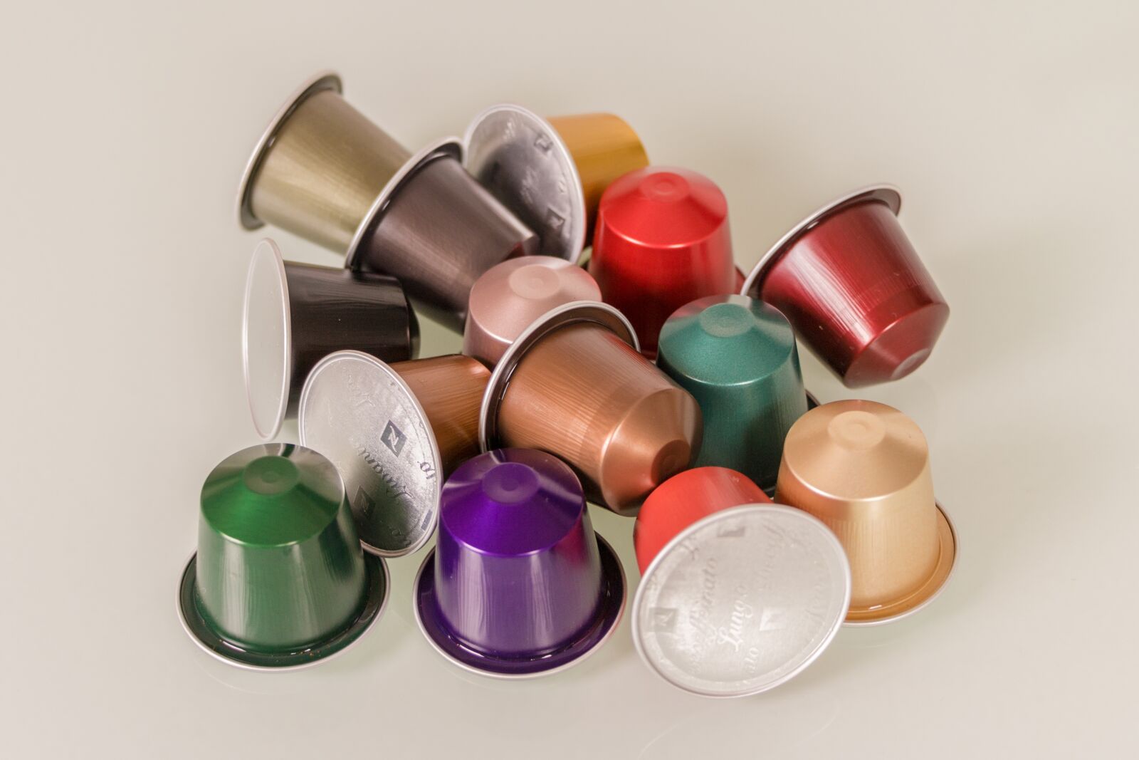 Canon EOS 700D (EOS Rebel T5i / EOS Kiss X7i) sample photo. Coffee capsule, nespresso, aluminium photography