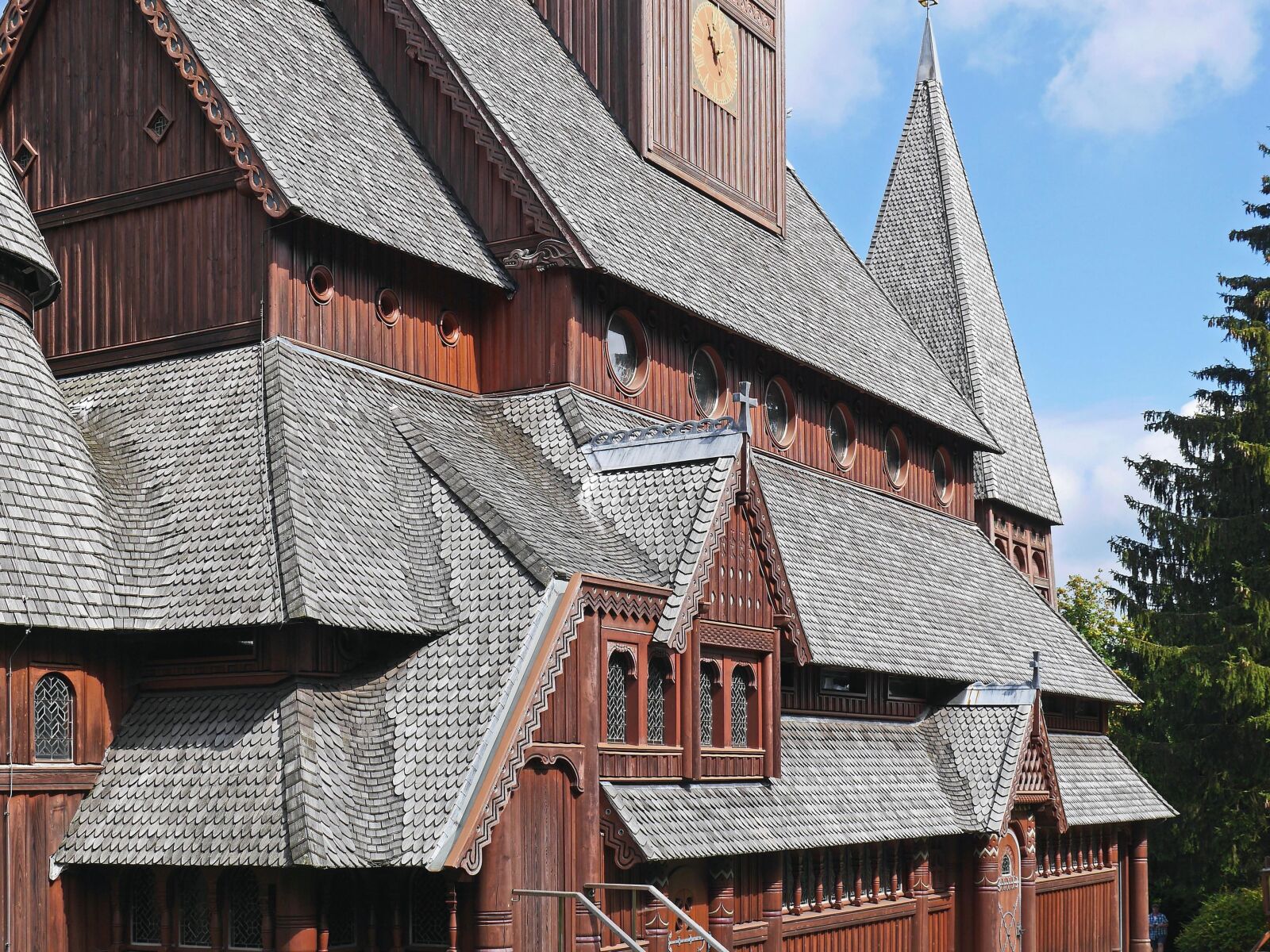Panasonic Lumix DMC-GH3 sample photo. Roof, architecture, tile, house photography