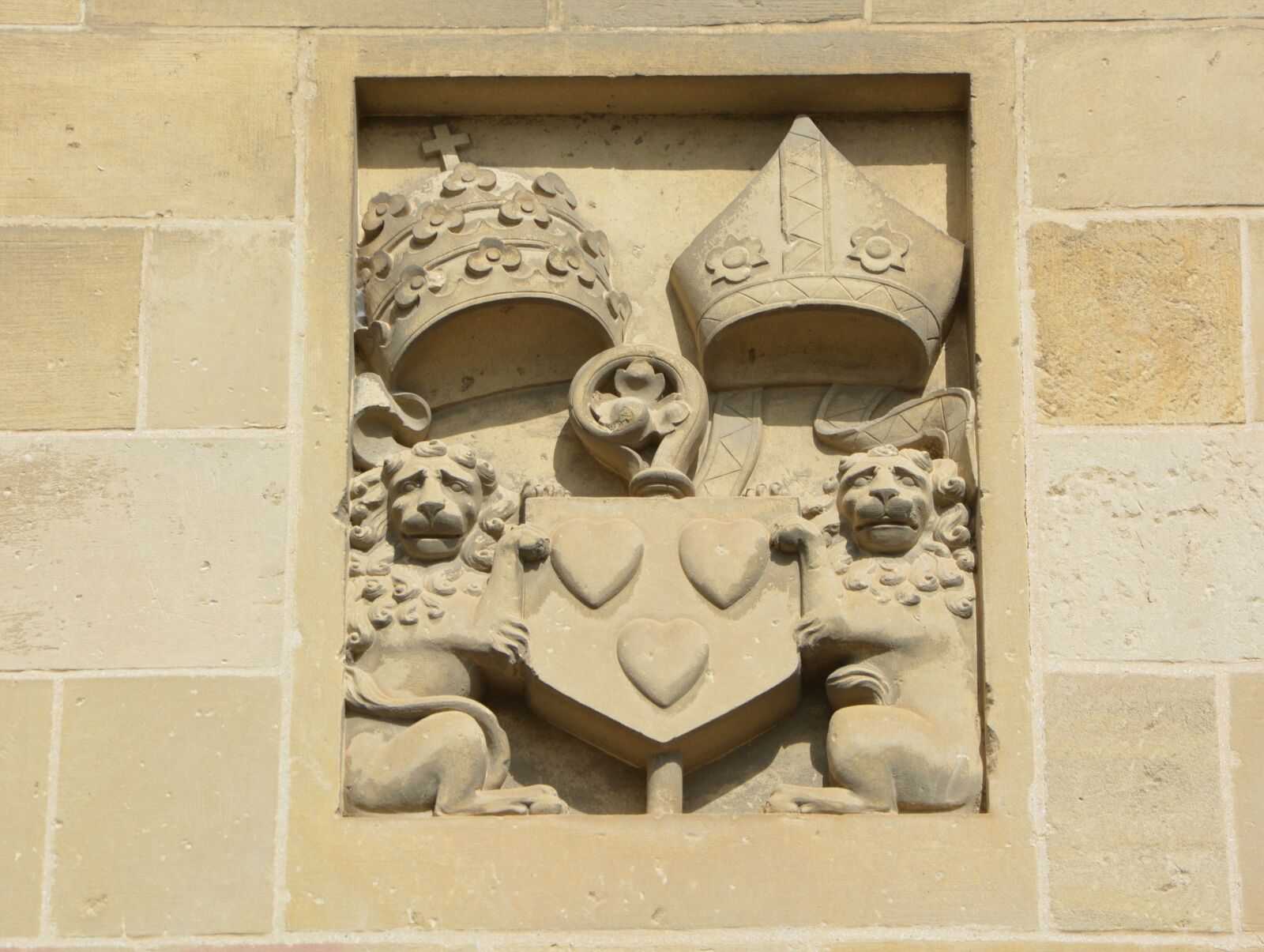 Nikon D5200 sample photo. Pierre, wall sculpture, cut photography