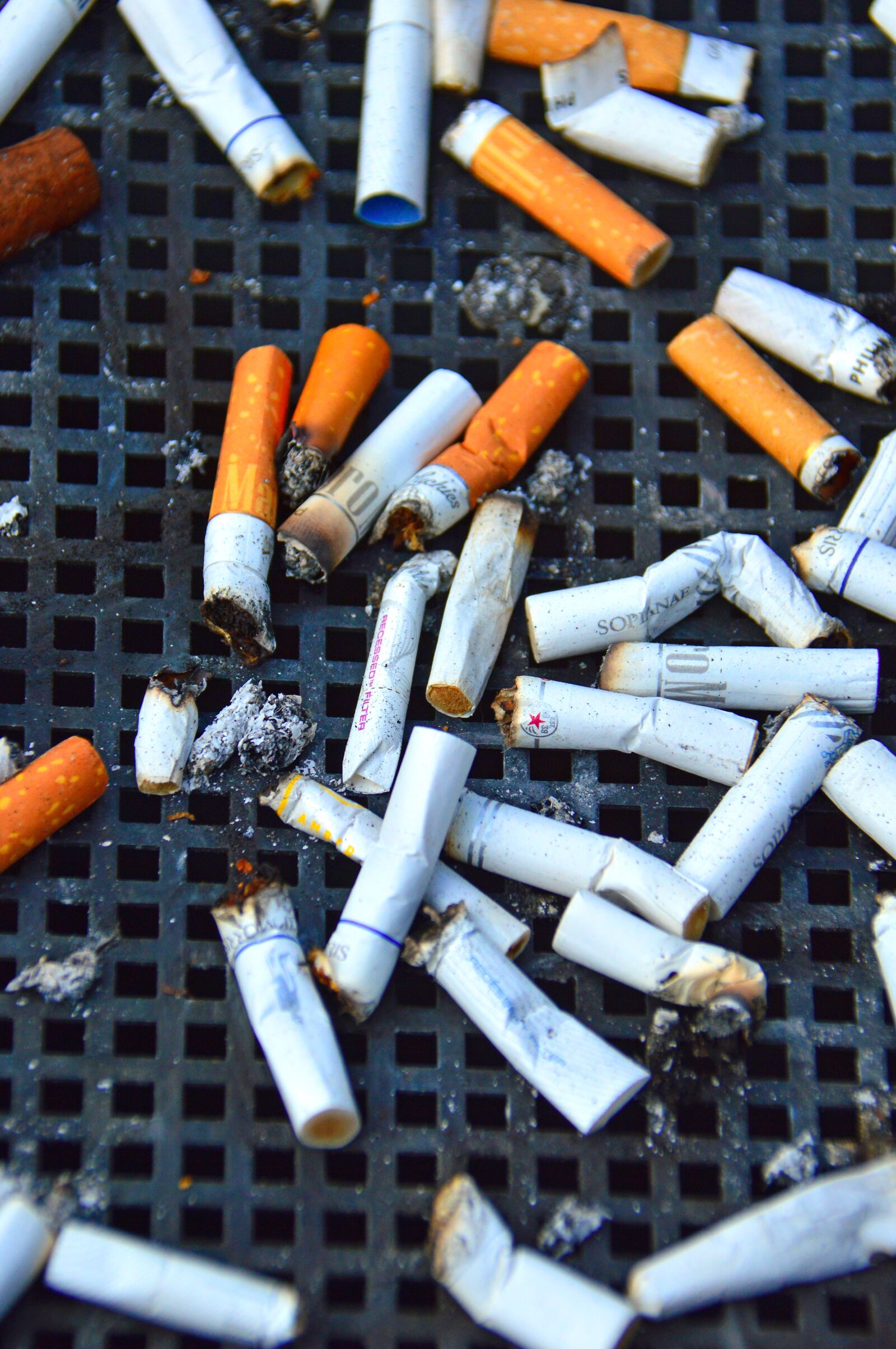 Nikon D3200 sample photo. Cig, cigarette, chic photography