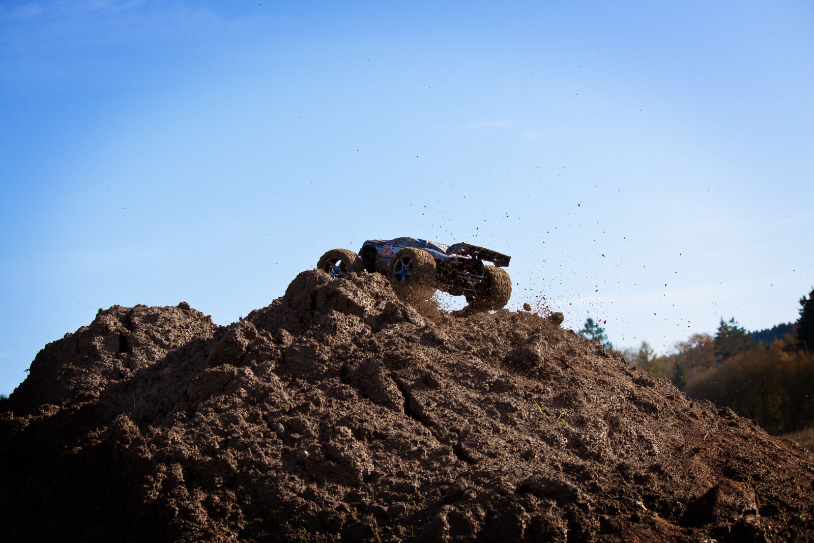 Canon EOS 50D + Canon EF-S 55-250mm F4-5.6 IS II sample photo. Car, hobby, mud, rc photography