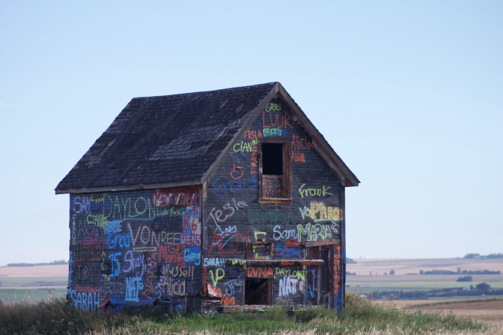 Canon EOS 500D (EOS Rebel T1i / EOS Kiss X3) sample photo. Rustic, love shack, wooden photography