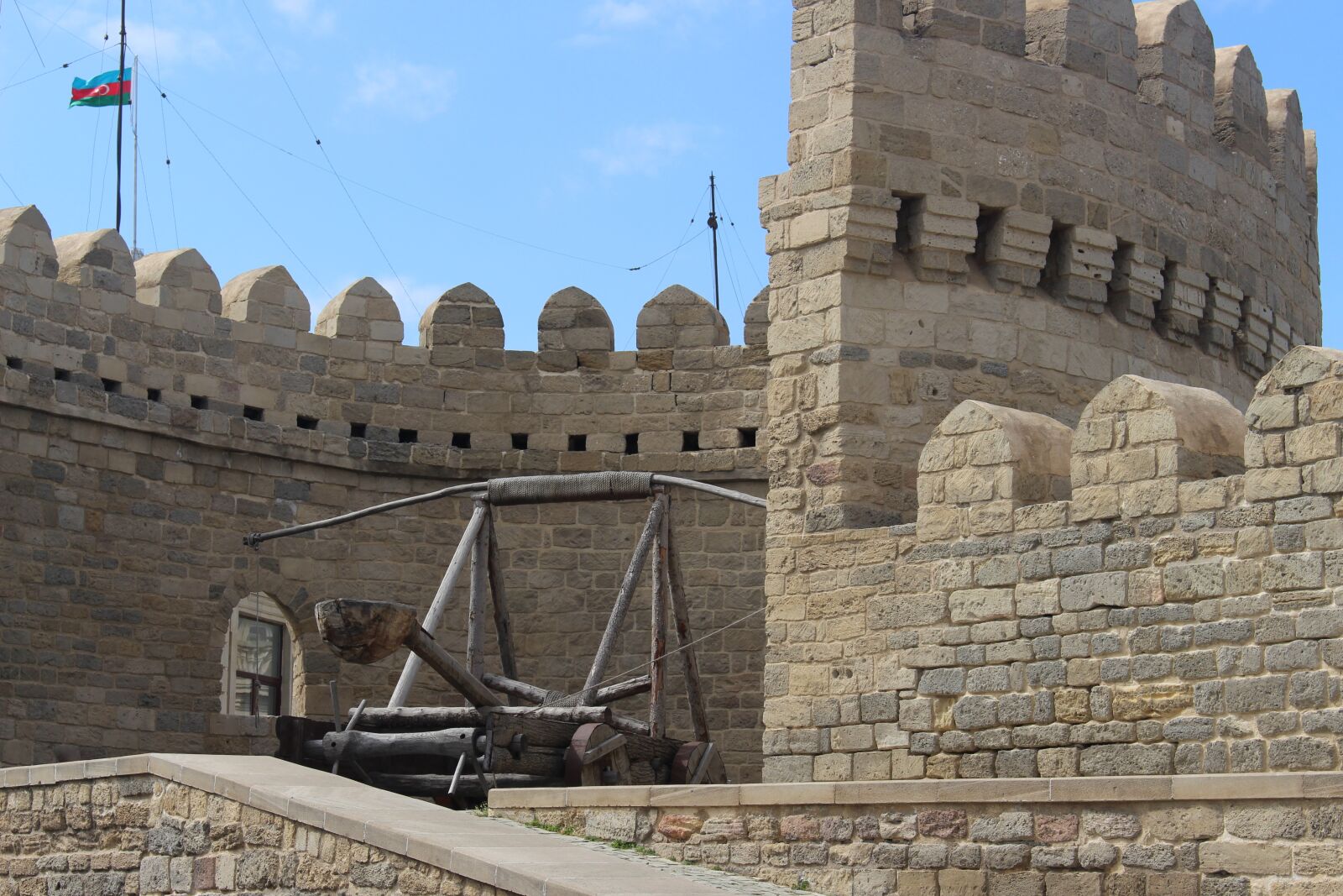 Canon EOS 700D (EOS Rebel T5i / EOS Kiss X7i) sample photo. Baku, azerbaijan, girl's castle photography
