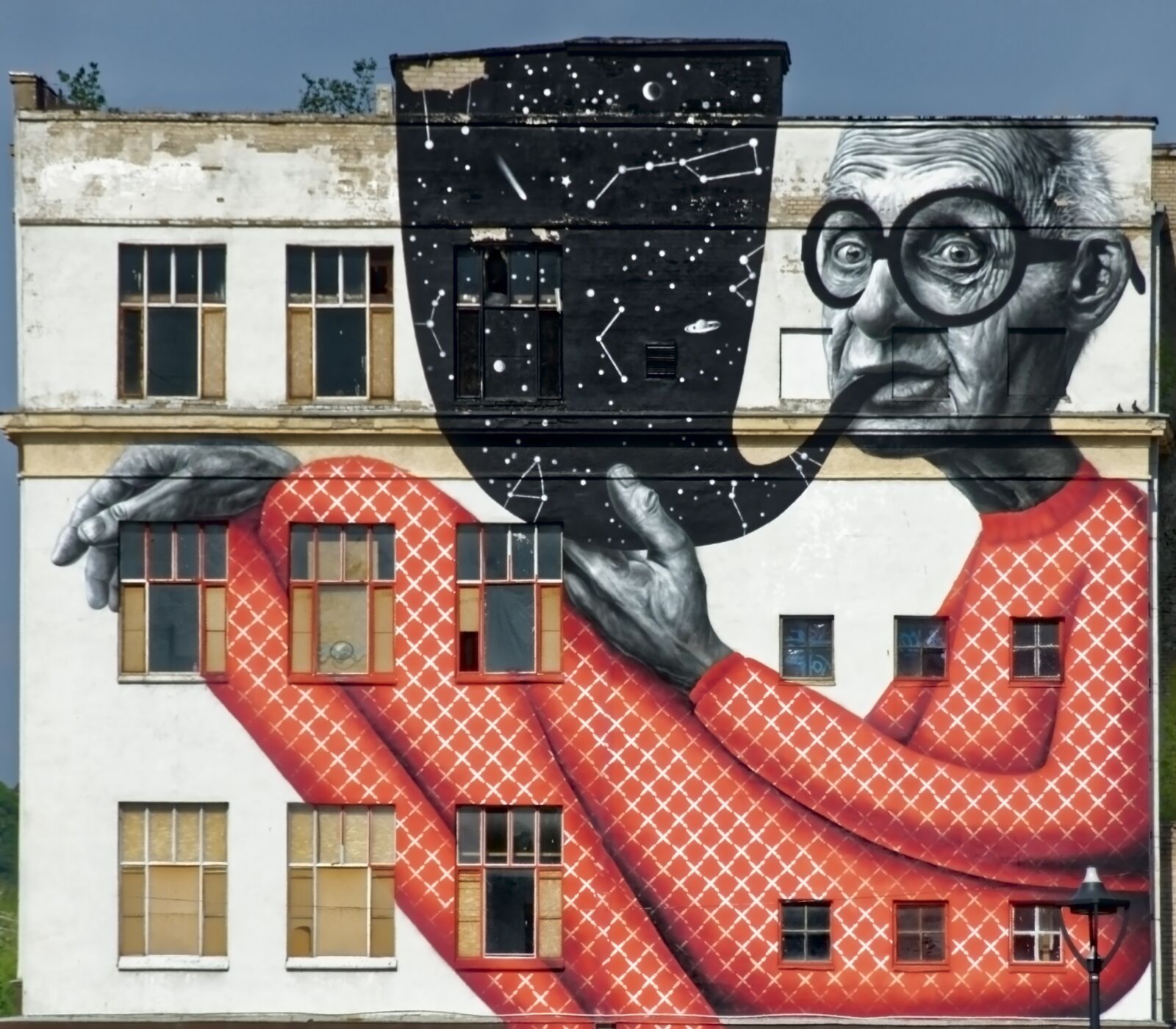 Nikon D7000 sample photo. Lithuania, house facade, graffiti photography
