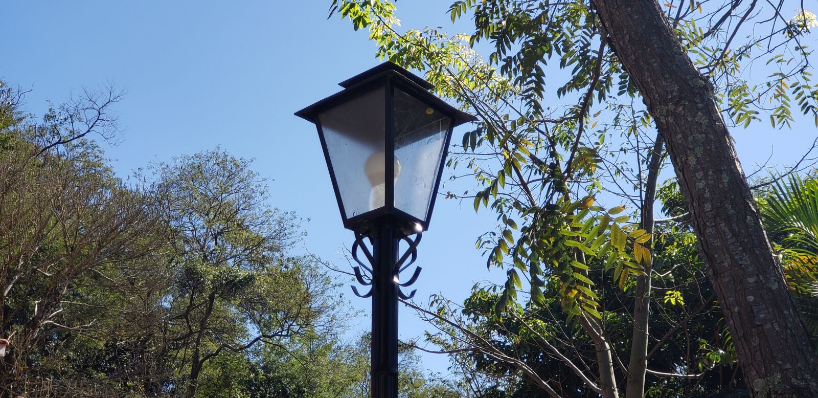 Samsung Galaxy Note9 sample photo. Post, light, lamp photography