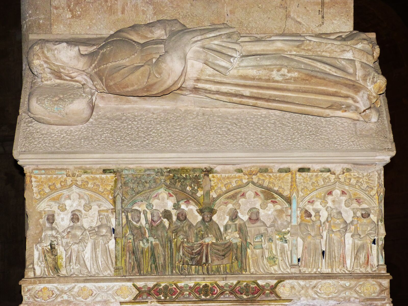 Panasonic DMC-FZ62 sample photo. Medieval tomb, carved stone photography