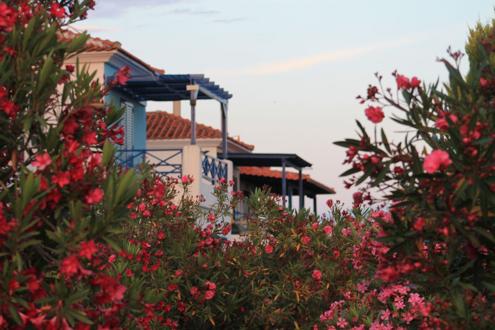 Canon EF75-300mm f/4-5.6 sample photo. Greece, village, houses photography