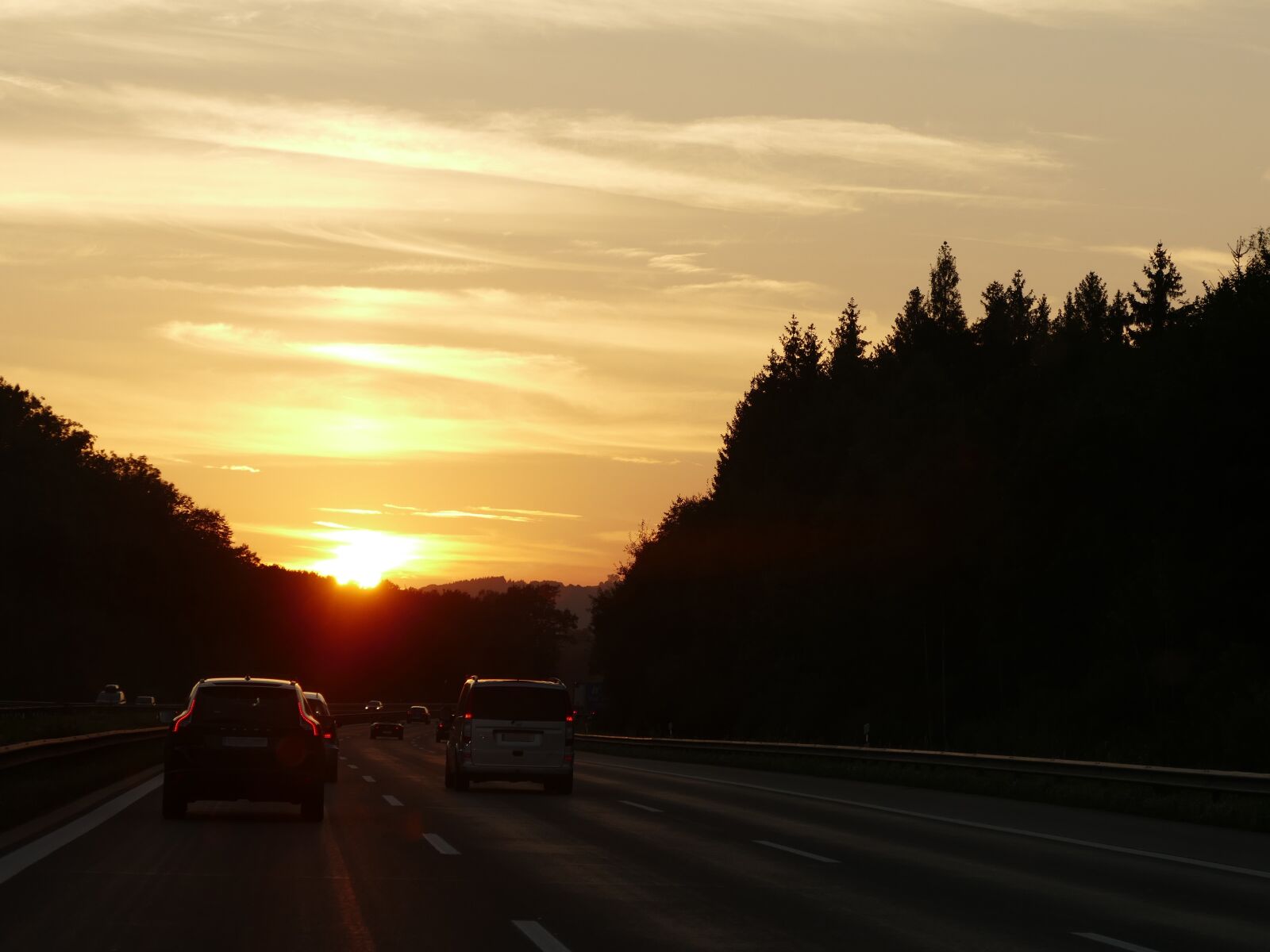 Panasonic Lumix DMC-FZ1000 sample photo. Sunset, travel, highway photography