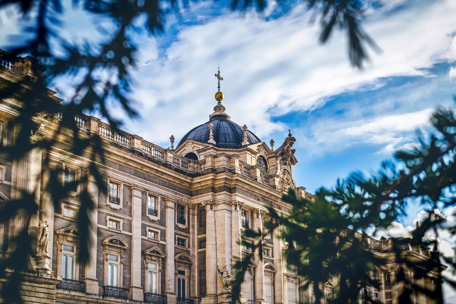 Canon EOS 6D + Canon EF 50mm F1.4 USM sample photo. Royal palace, madrid, palace photography