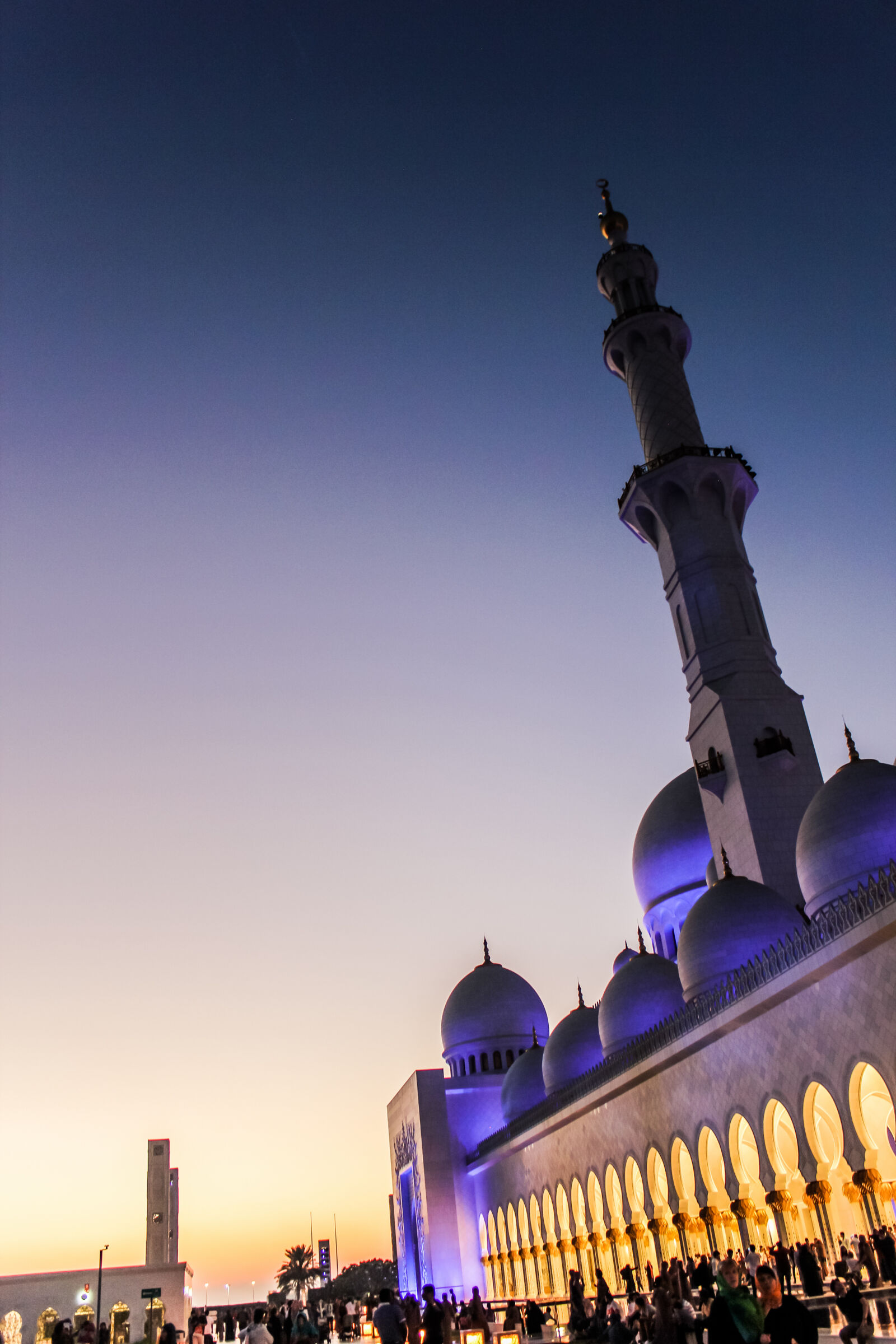 Canon EF-S 18-55mm F3.5-5.6 IS sample photo. Abudhabi, architectural, design, architecture photography