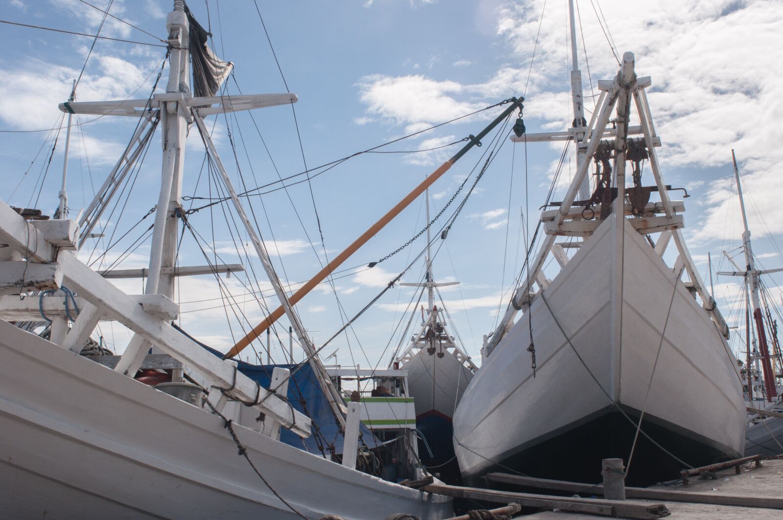 Nikon D90 sample photo. Boat, anchor, port photography