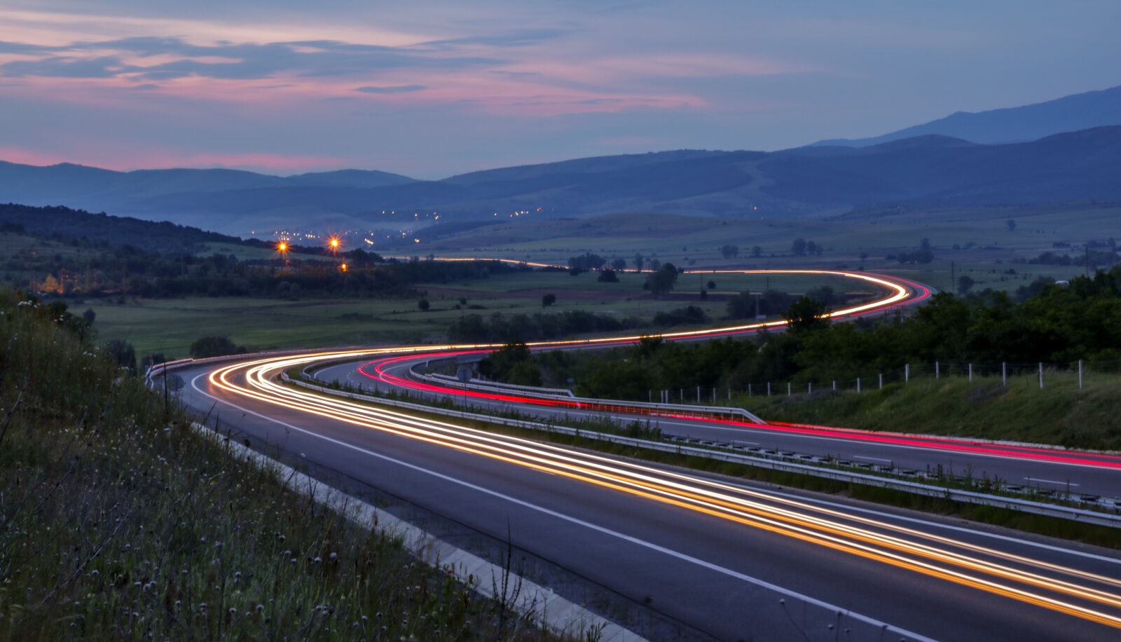 Canon EOS 750D (EOS Rebel T6i / EOS Kiss X8i) sample photo. Asphalt, drive, expressway photography