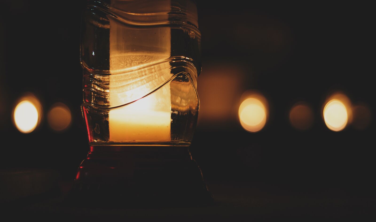 Canon EOS 750D (EOS Rebel T6i / EOS Kiss X8i) sample photo. Dark, night, light photography