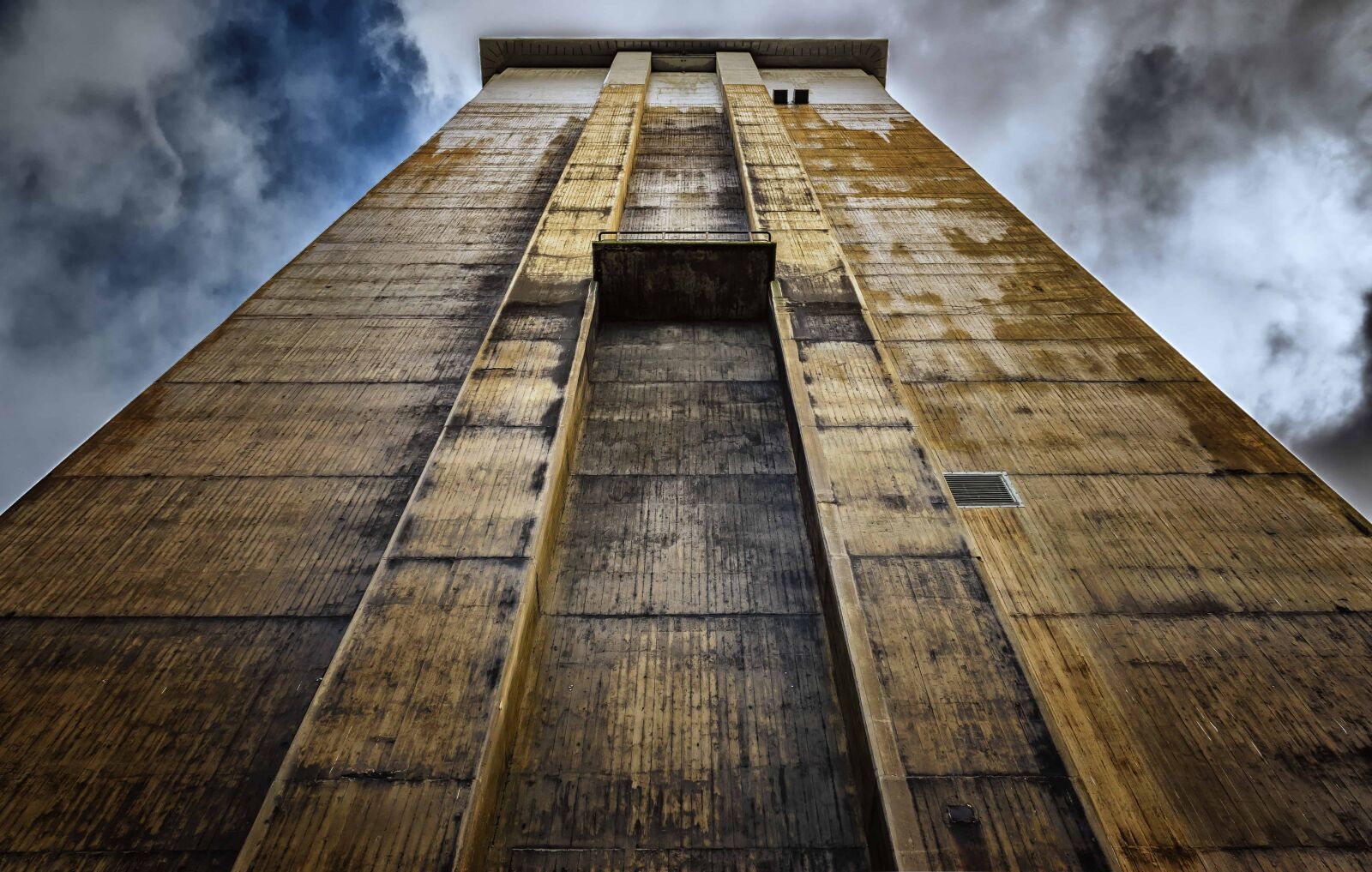 Nikon D3300 sample photo. Building, architecture, sky, concrete photography