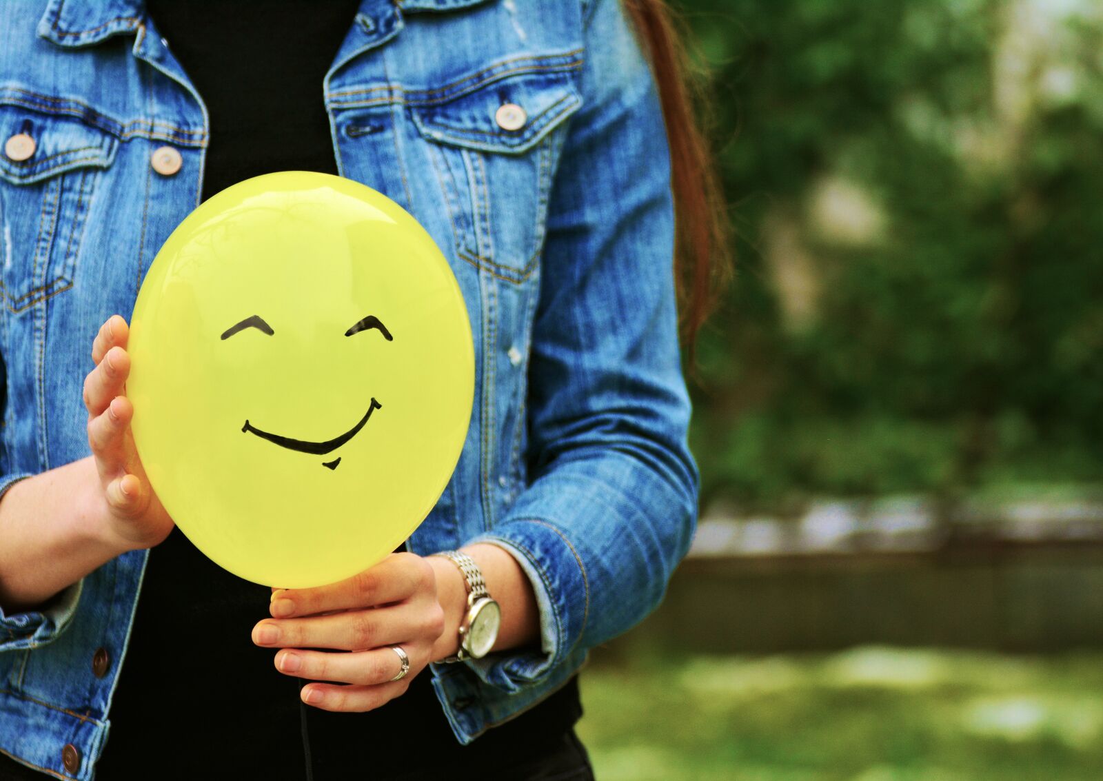 Nikon D5200 sample photo. Balloon, hands, relationship photography