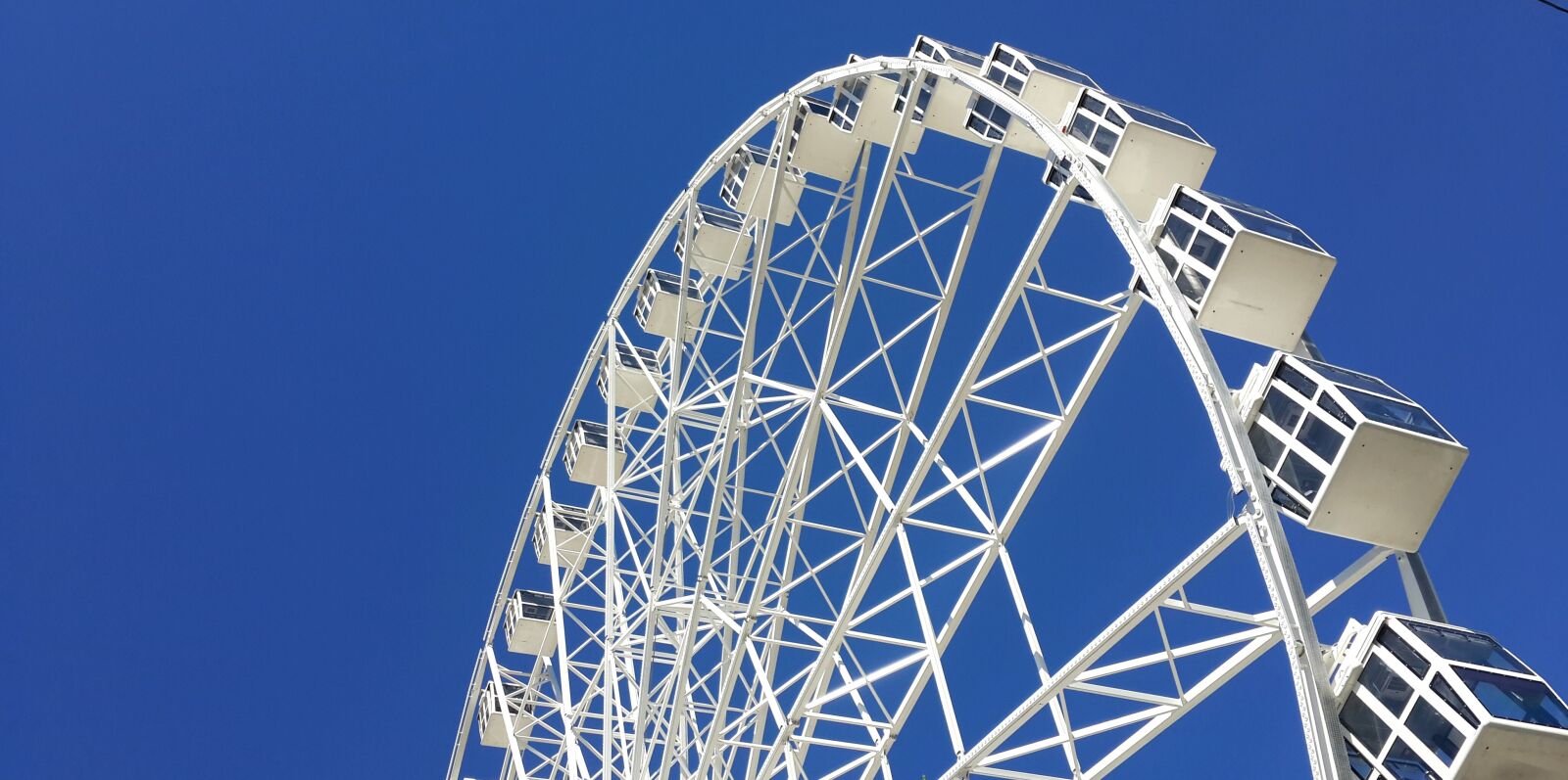 Samsung Galaxy S4 sample photo. City, ferris wheel, architecture photography