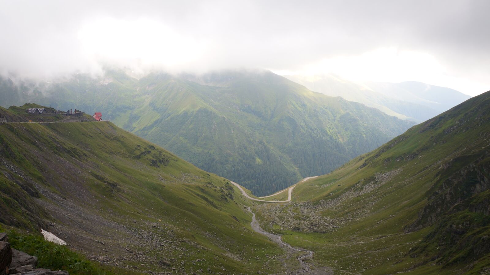 Sony Alpha a3000 + Sony E 18-55mm F3.5-5.6 OSS sample photo. Transfagarasan, romania, travel photography