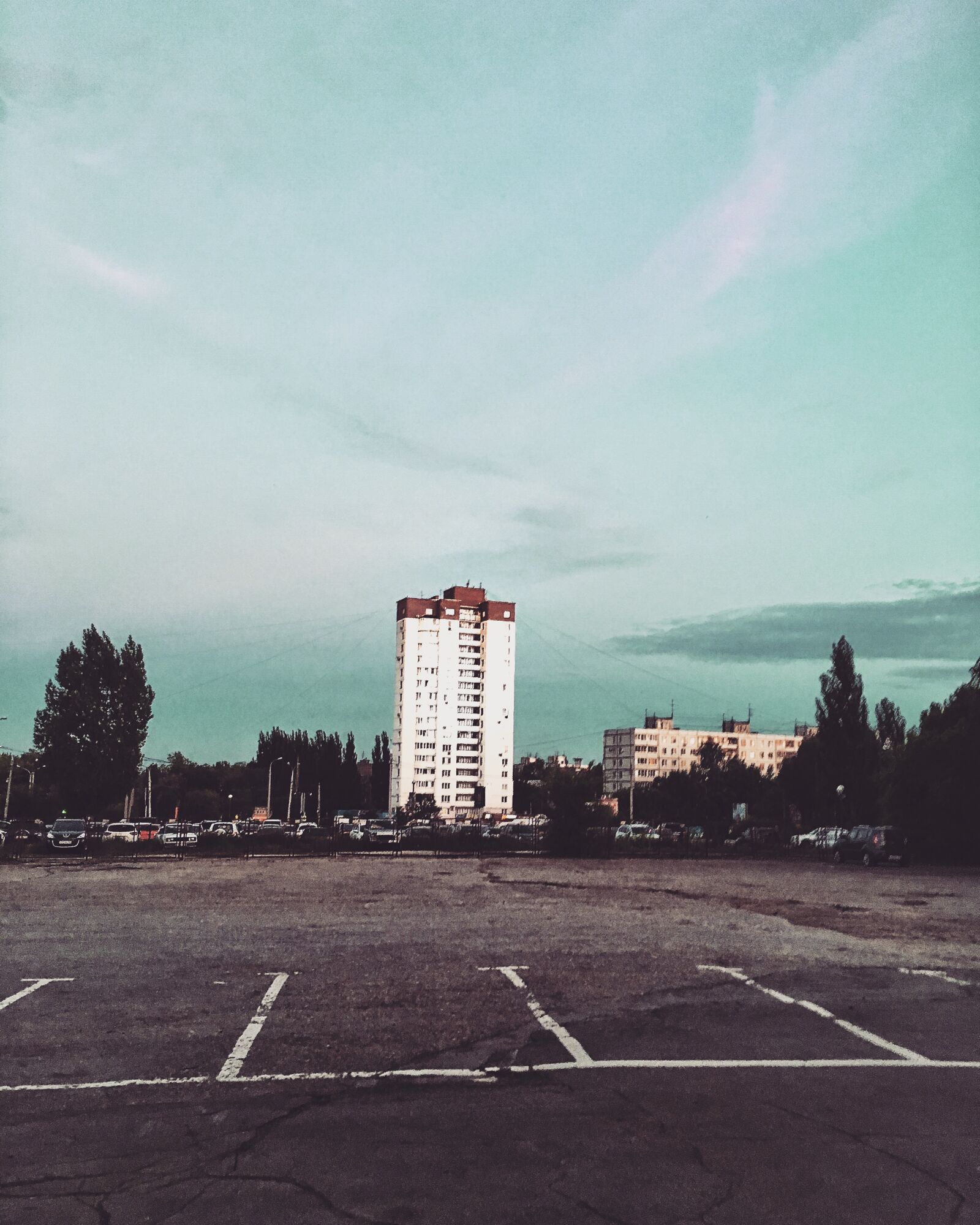 Apple iPhone 6s sample photo. House, parking, russia, sky photography