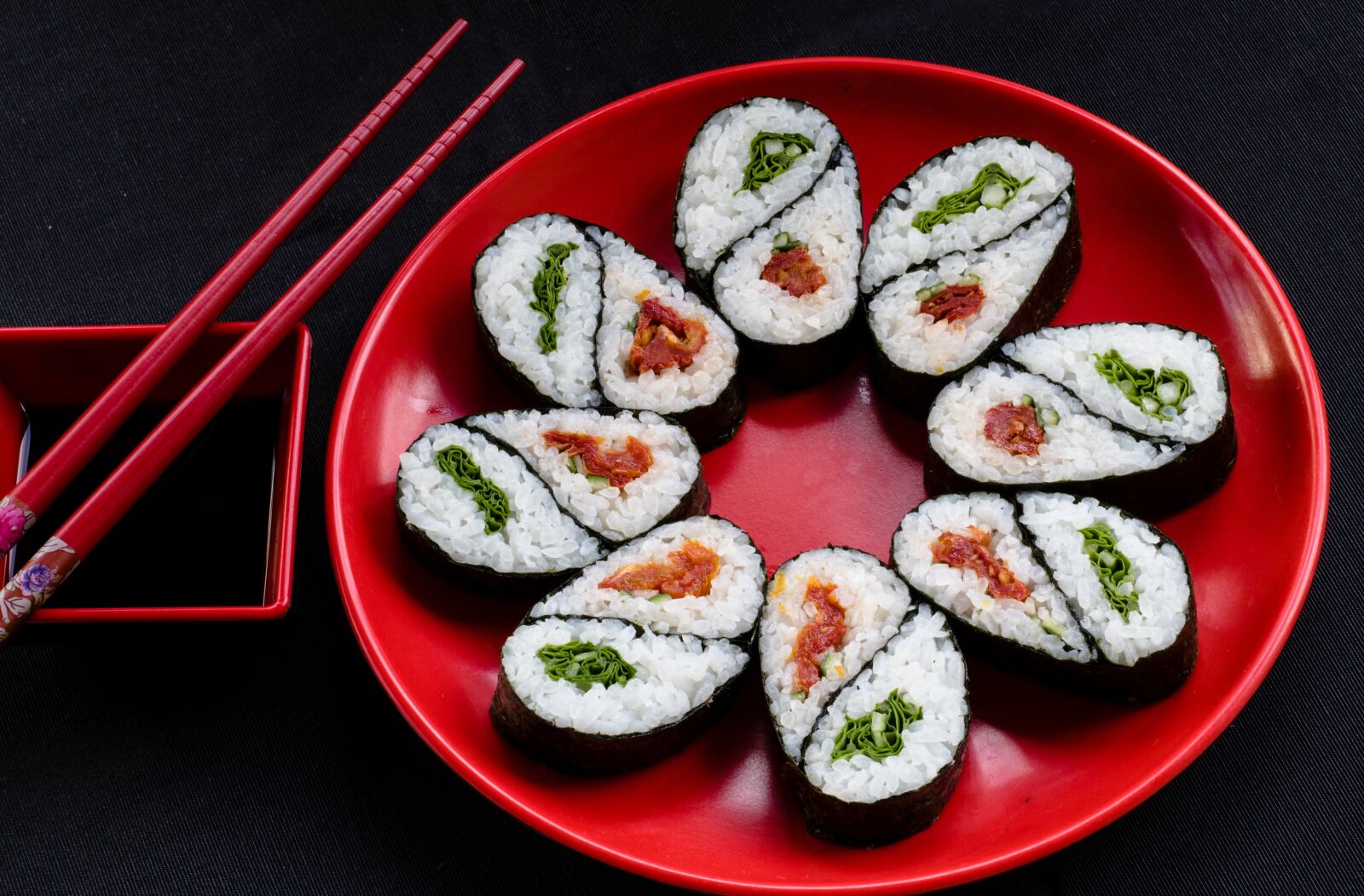 Canon EOS 750D (EOS Rebel T6i / EOS Kiss X8i) sample photo. Sushi, japanese food, japanese photography