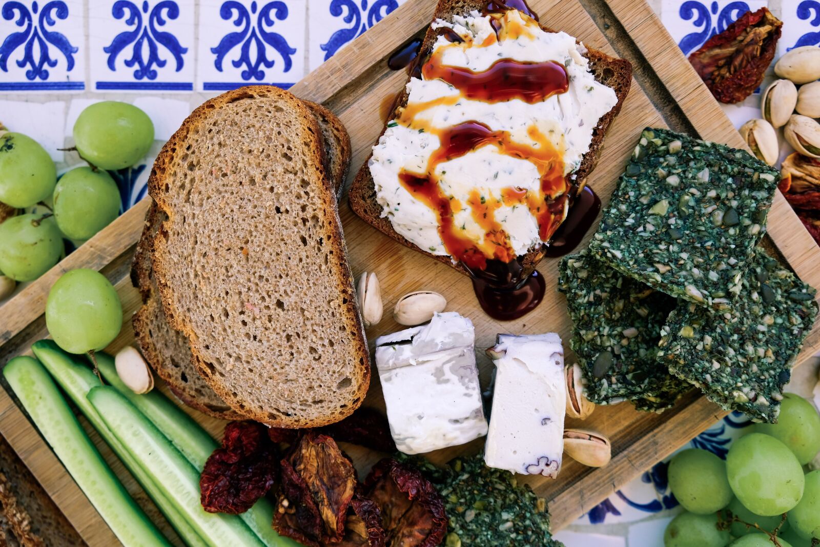 Fujifilm X-T20 sample photo. Cheese, platter, bread photography