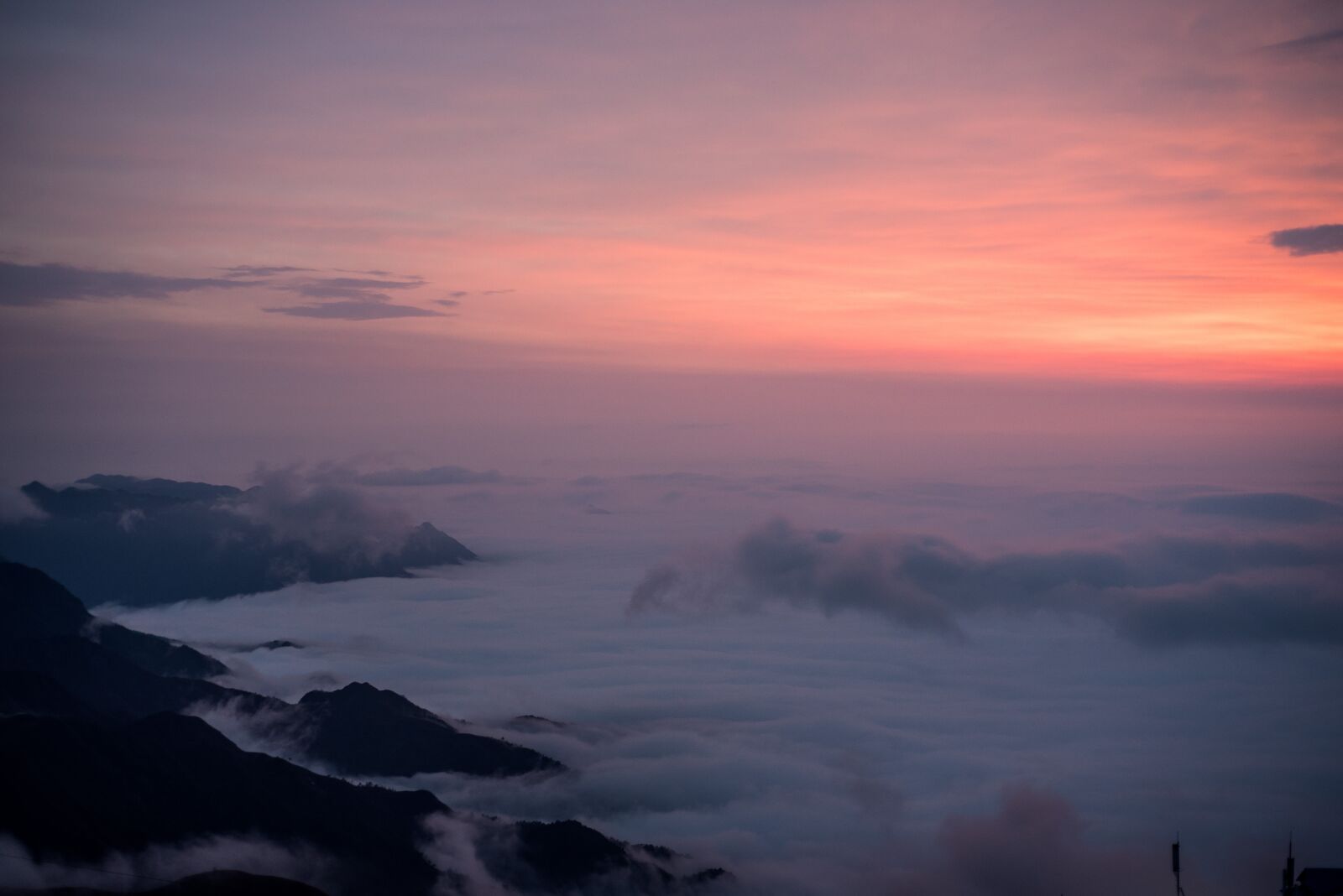 Nikon D750 sample photo. Sunrise, clouds, scenery photography