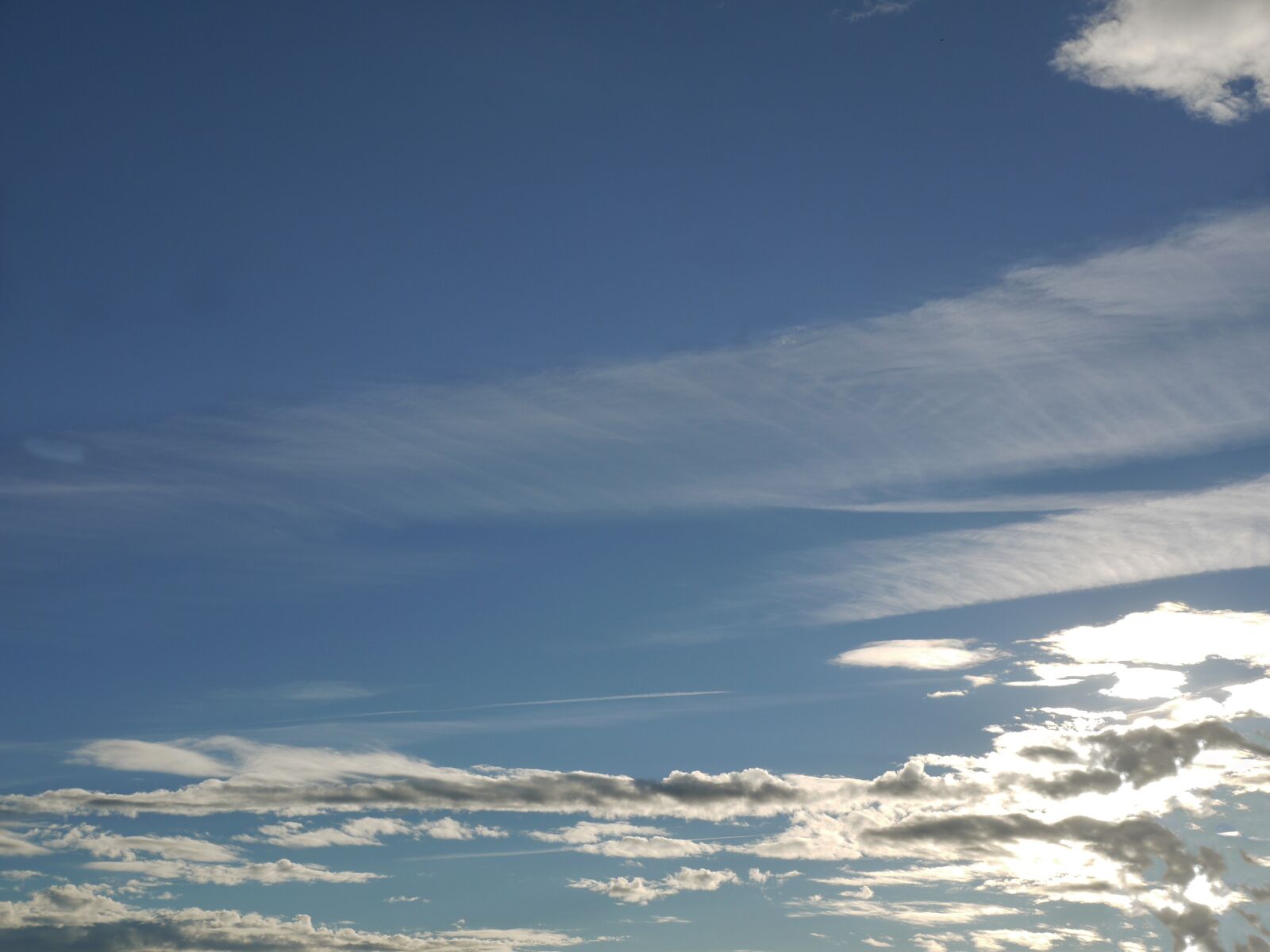 Panasonic Lumix DMC-G1 sample photo. Clouds, morgenstimmung, backlighting photography