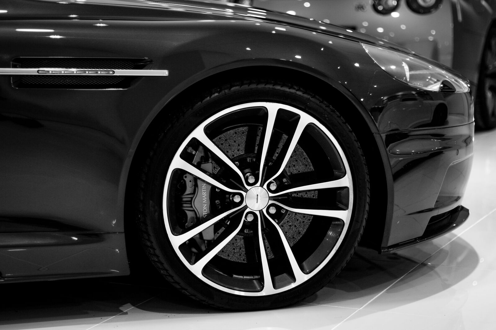Canon EOS 70D + Canon EF 50mm F1.4 USM sample photo. Aston martin dbs, supercar photography