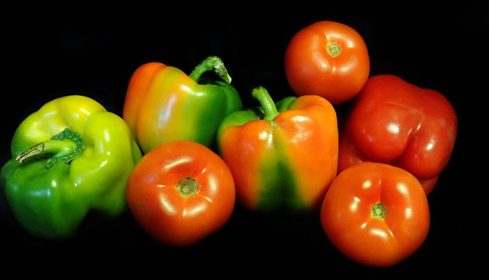 Olympus TG-5 sample photo. Vegetables, cooking, capsicums photography