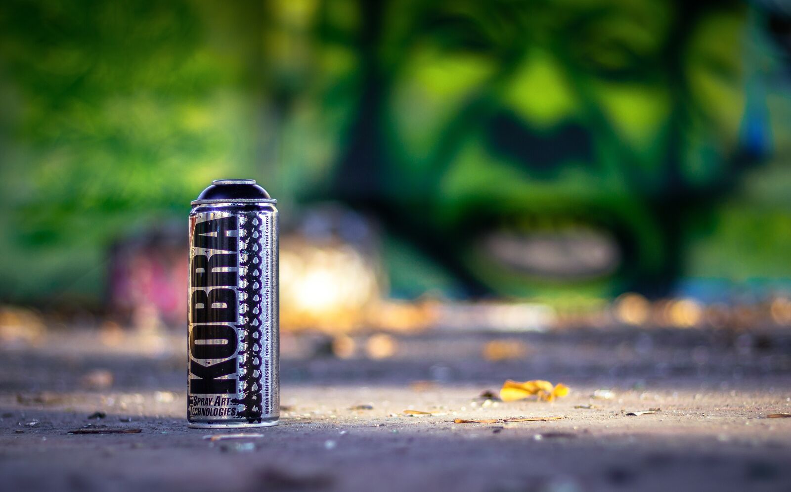Canon EF 50mm F1.8 STM sample photo. Graffiti, sprayer, spray can photography