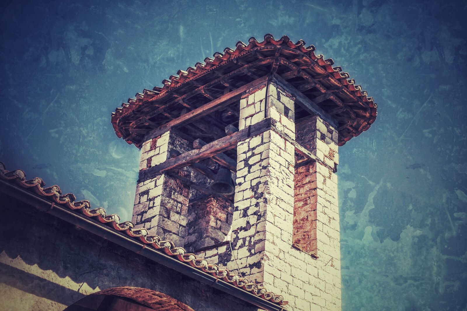 Panasonic Lumix DMC-FZ1000 sample photo. Colors, build, architecture photography