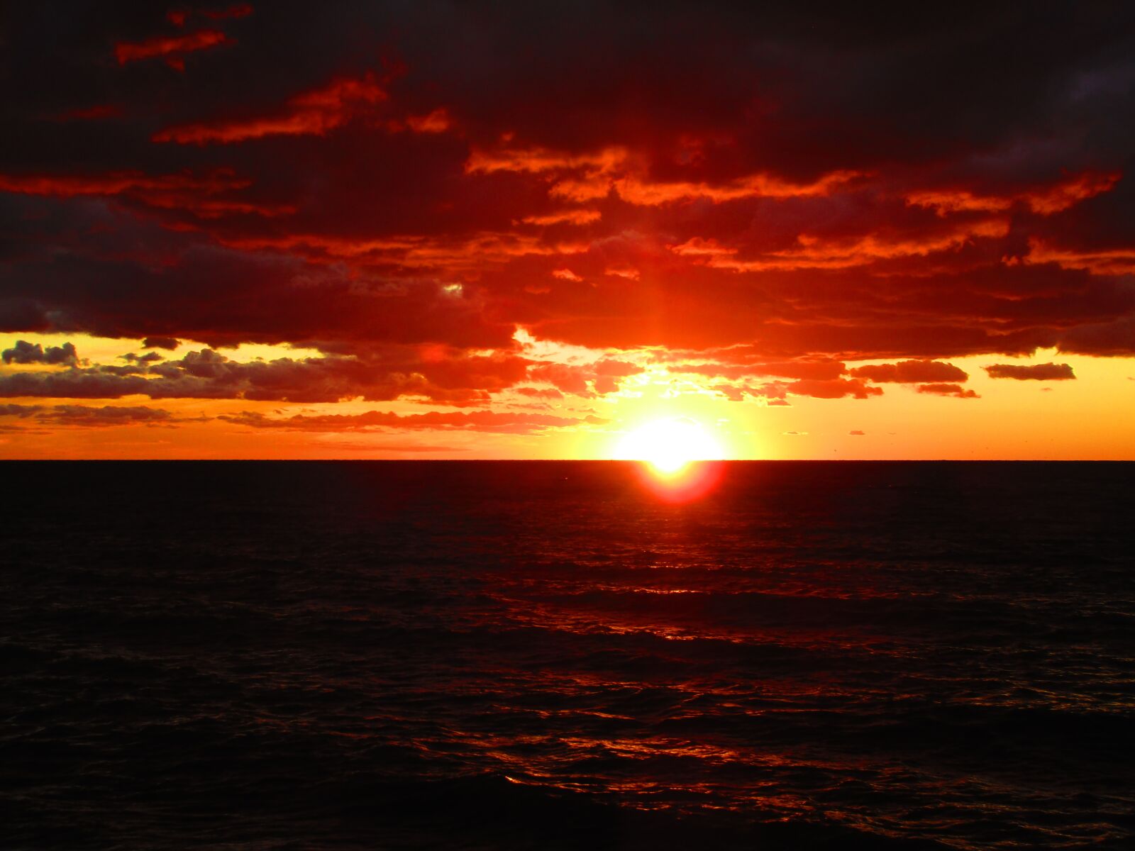 Canon PowerShot ELPH 170 IS (IXUS 170 / IXY 170) sample photo. Sunset, ocean, evening photography