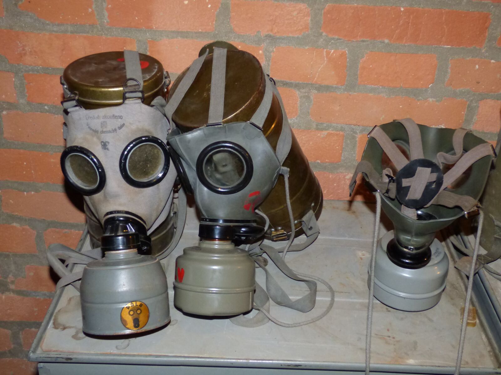 Panasonic DMC-FZ72 sample photo. Mask, the mask, gas photography