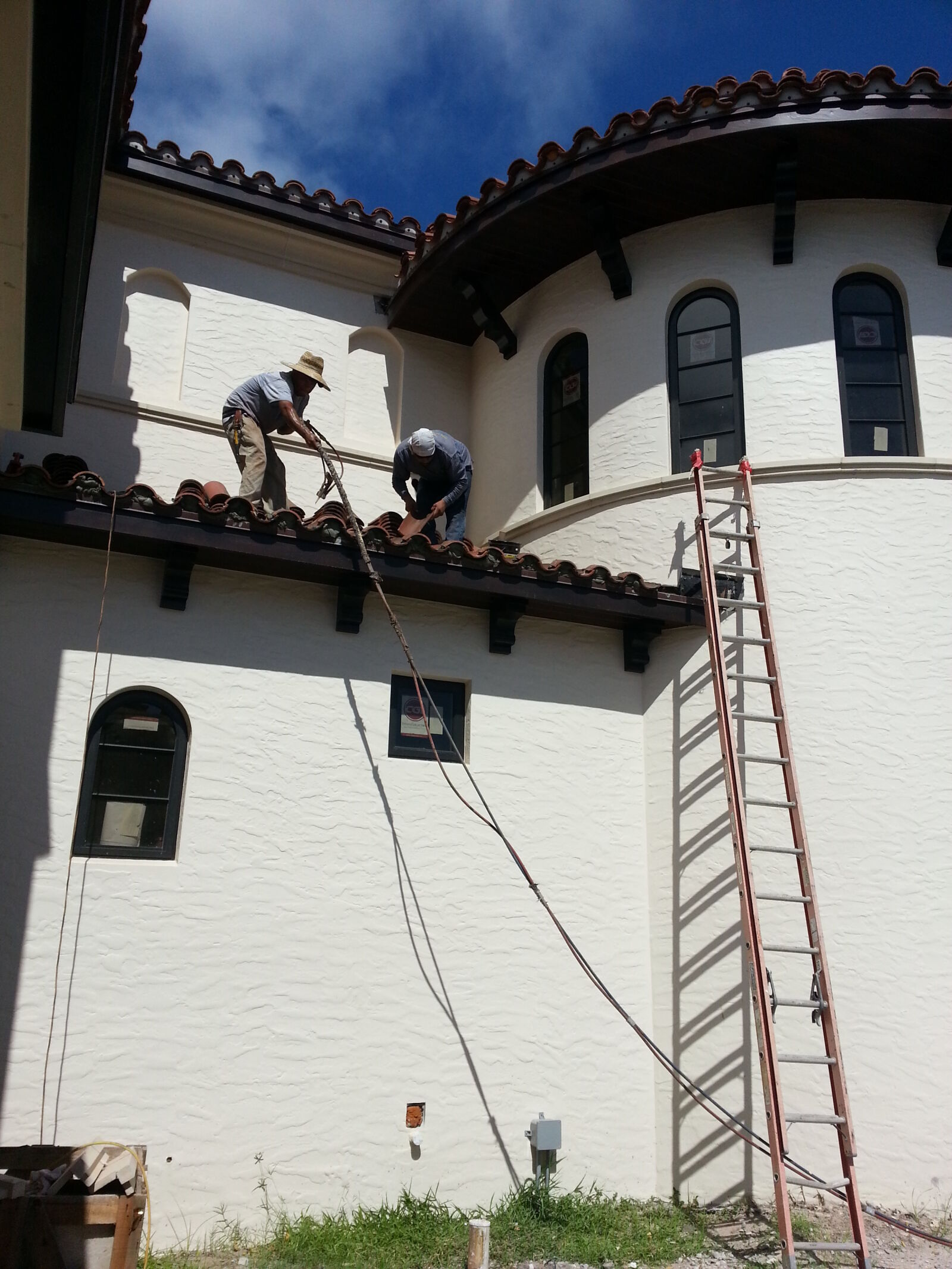 Samsung Galaxy S3 sample photo. Roofers, without, fall, protection photography