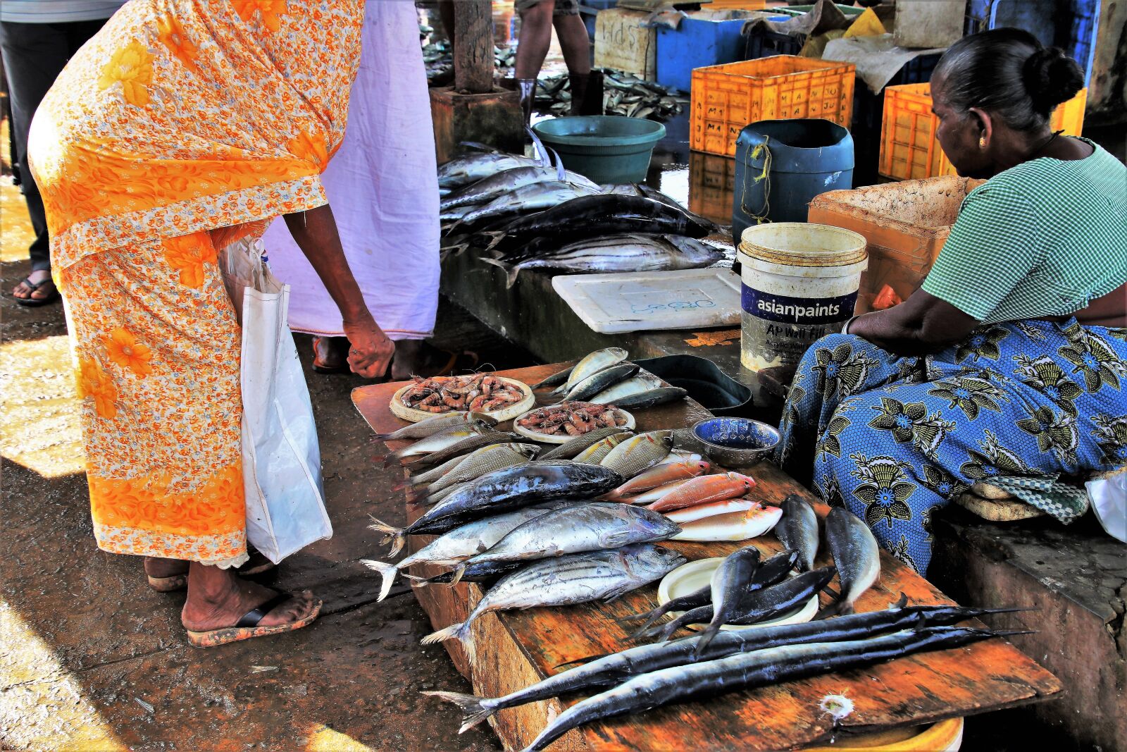 Canon EOS 80D sample photo. Fish market, people, sell photography